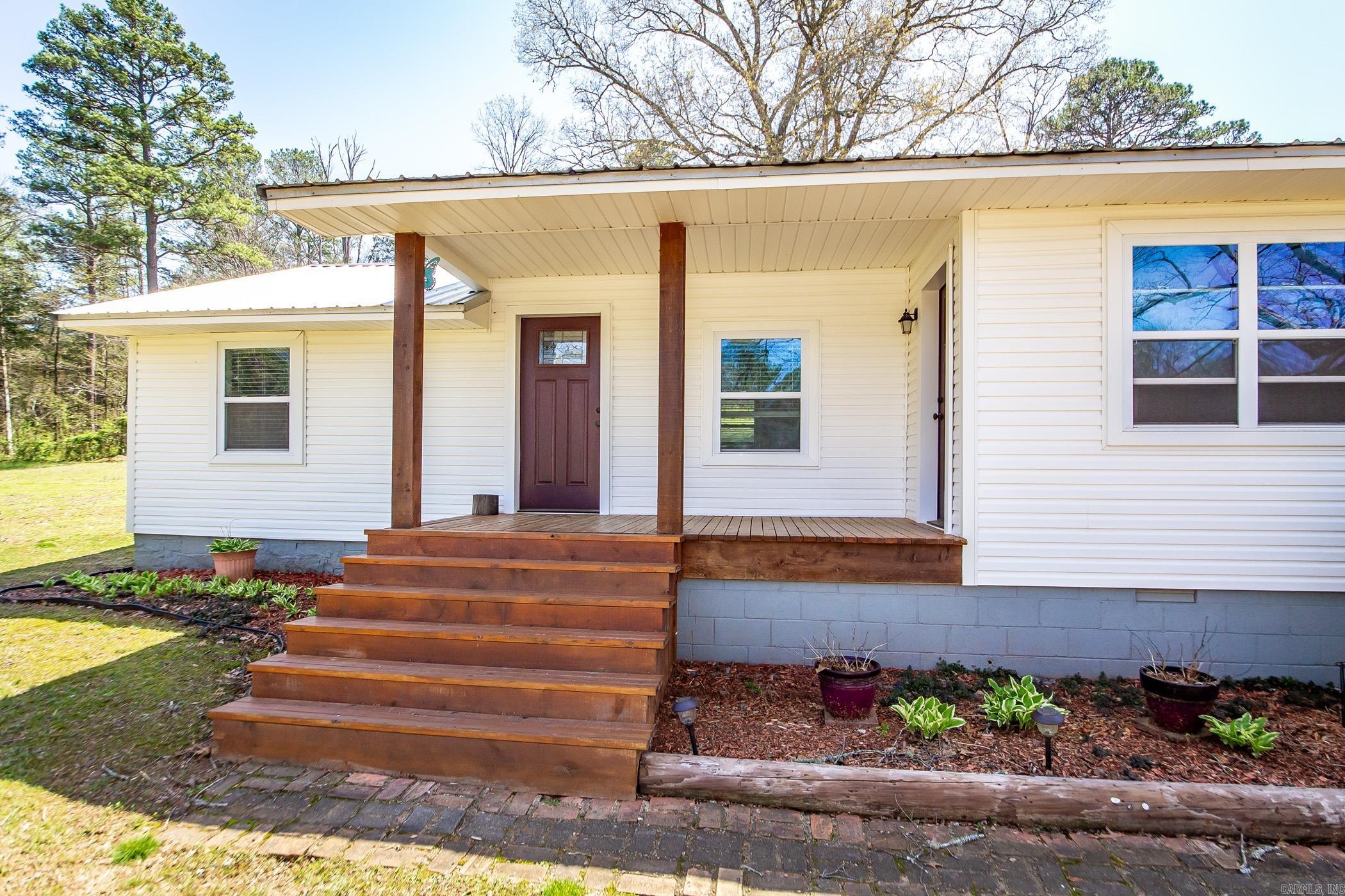 4066  Highway 16 East  Clinton, AR