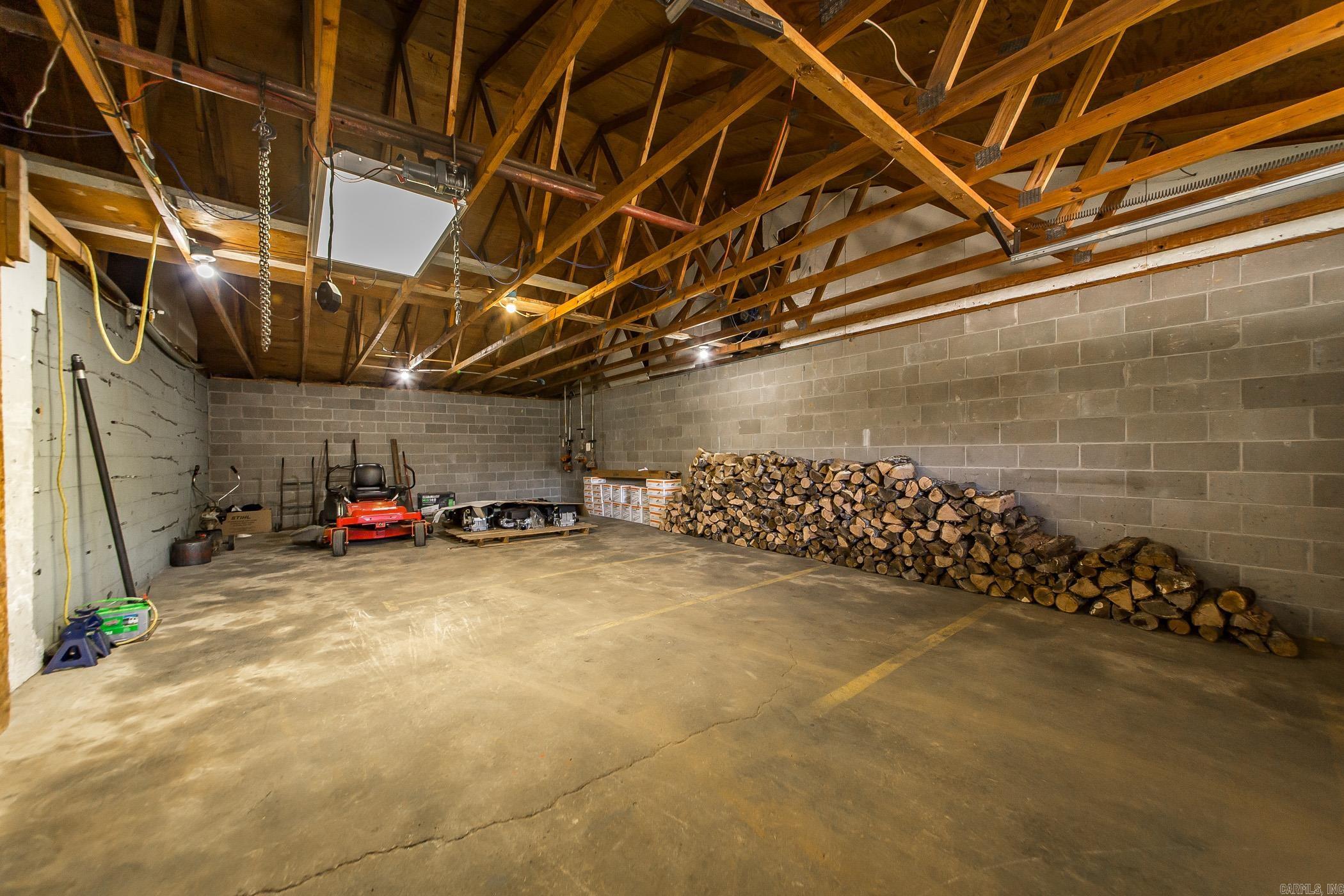 4066  Highway 16 East  Clinton, AR