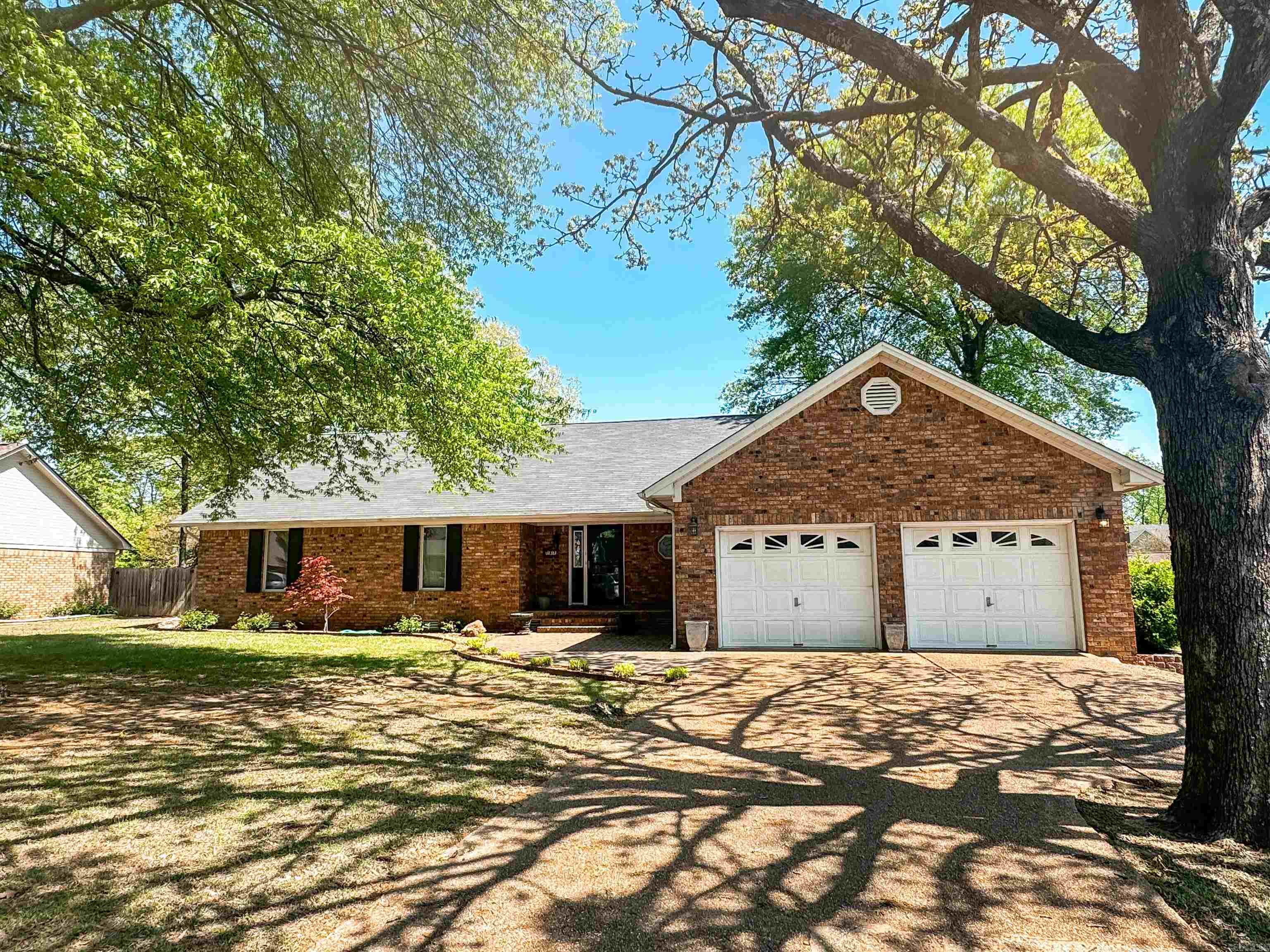 202  Live Oak  Searcy, AR