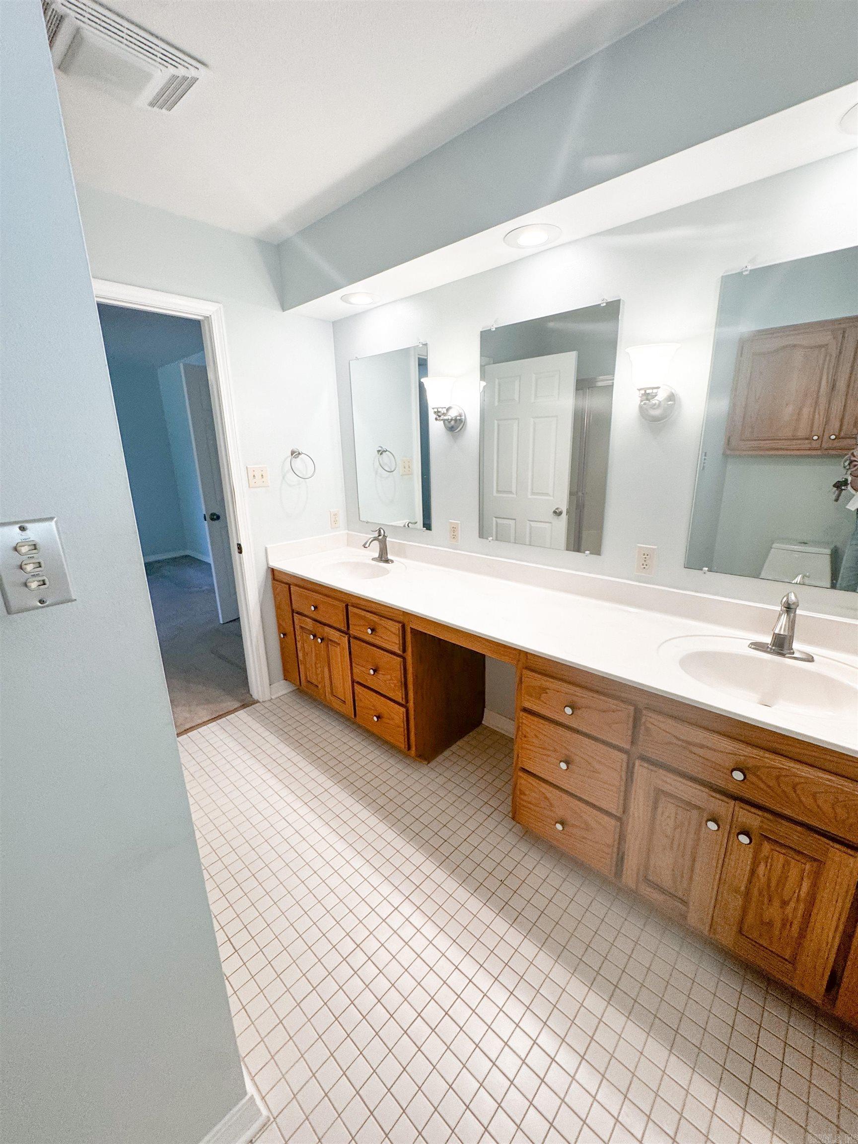 202  Live Oak  Searcy, AR