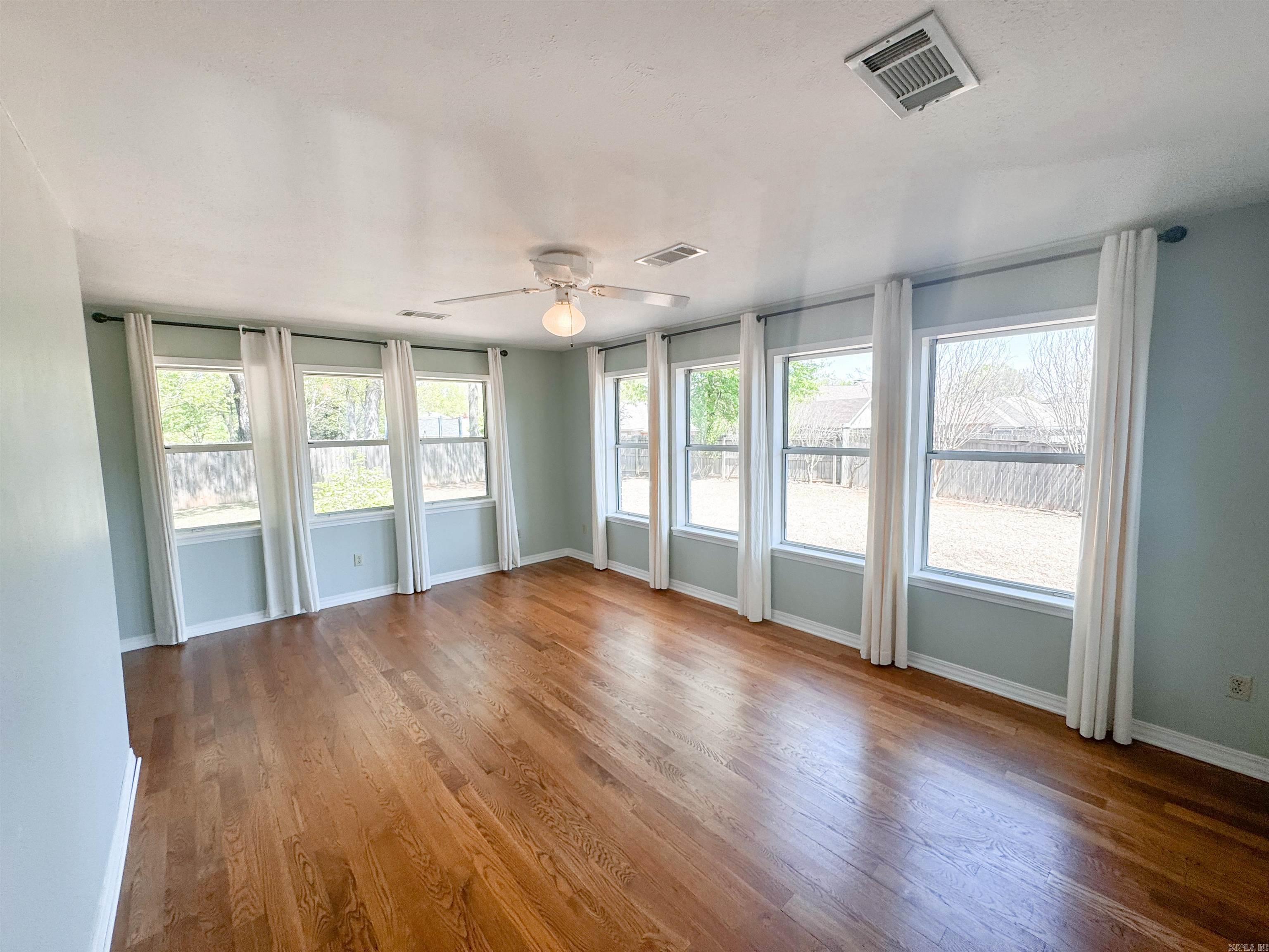 202  Live Oak  Searcy, AR