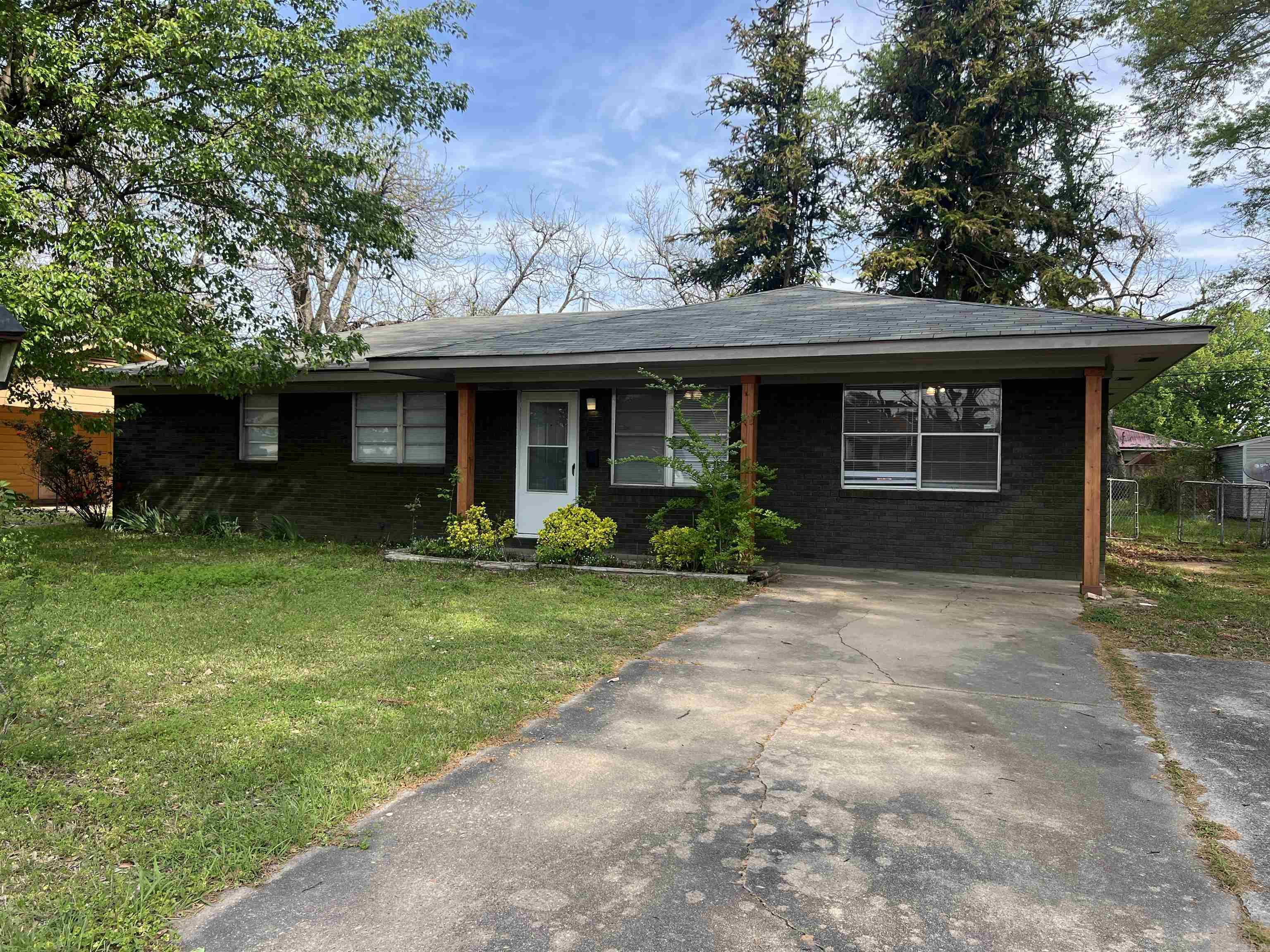 1607  Belmoor  Pine Bluff, AR
