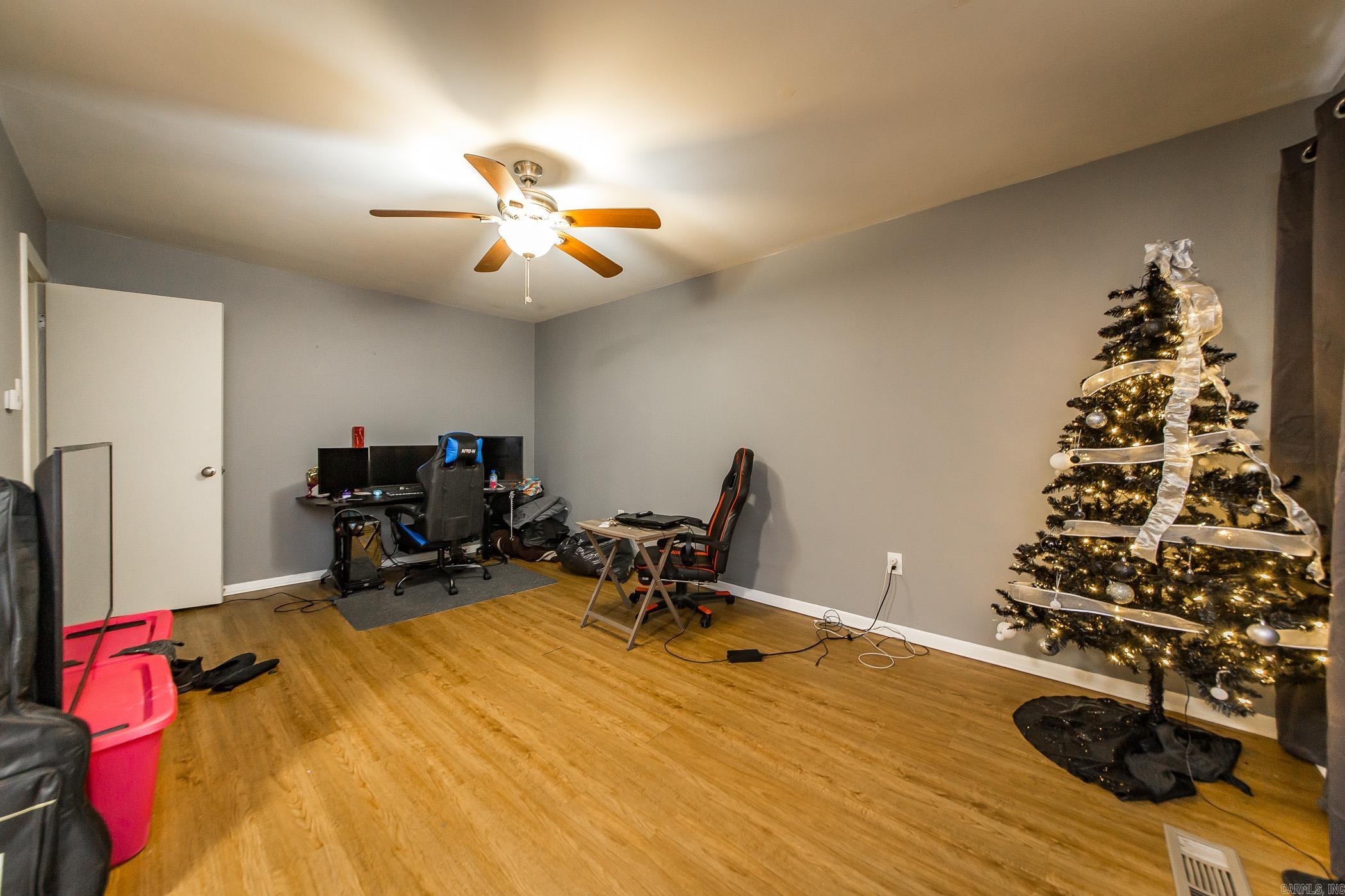 7608  T  Little Rock, AR