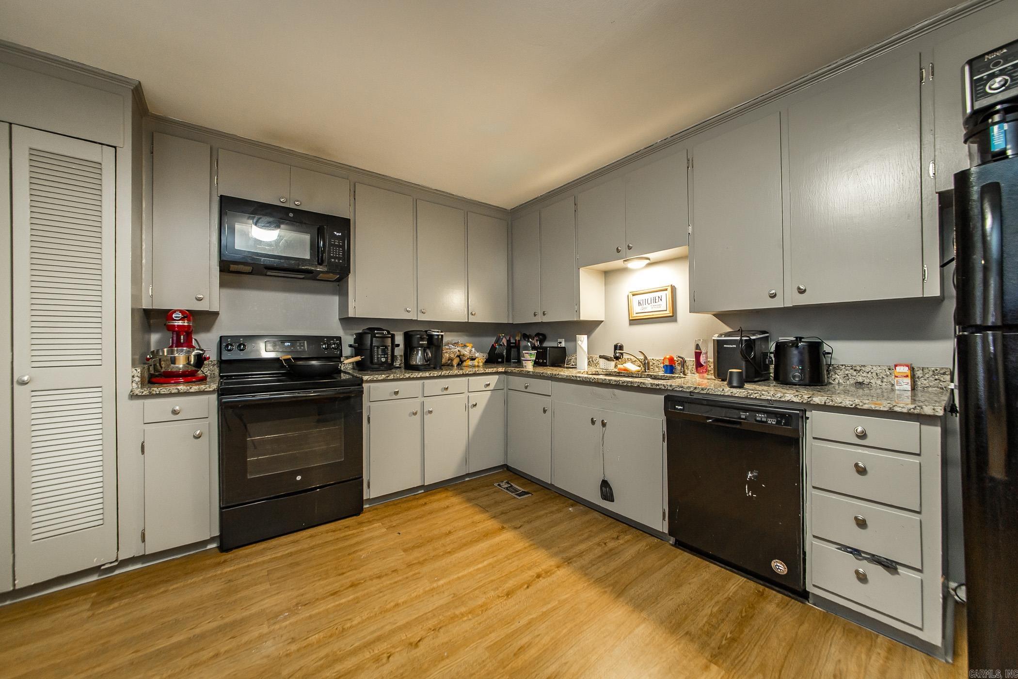 7608  T  Little Rock, AR