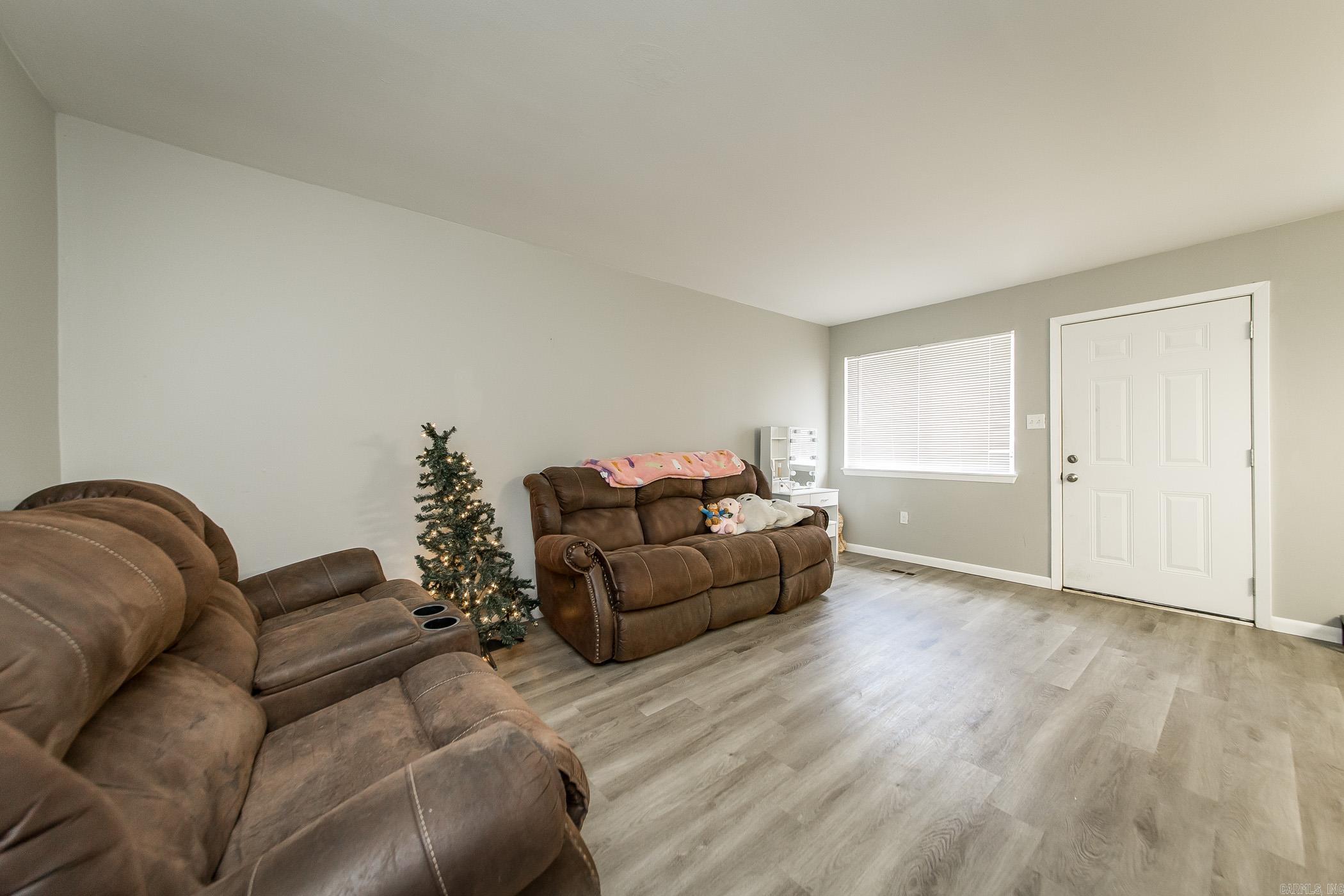 7608  T  Little Rock, AR