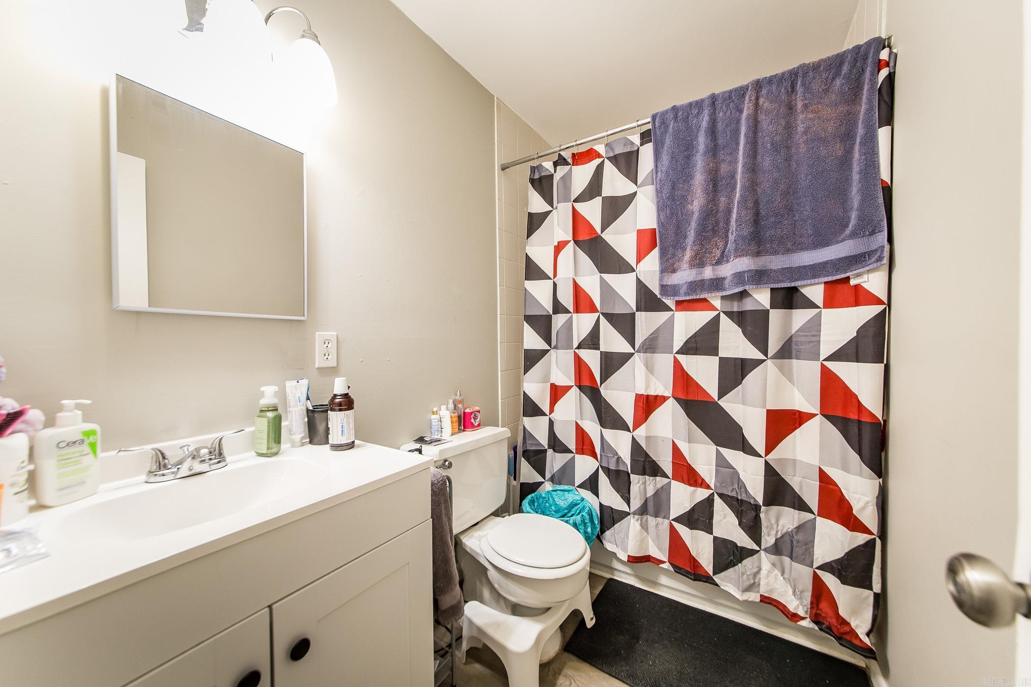 7608  T  Little Rock, AR