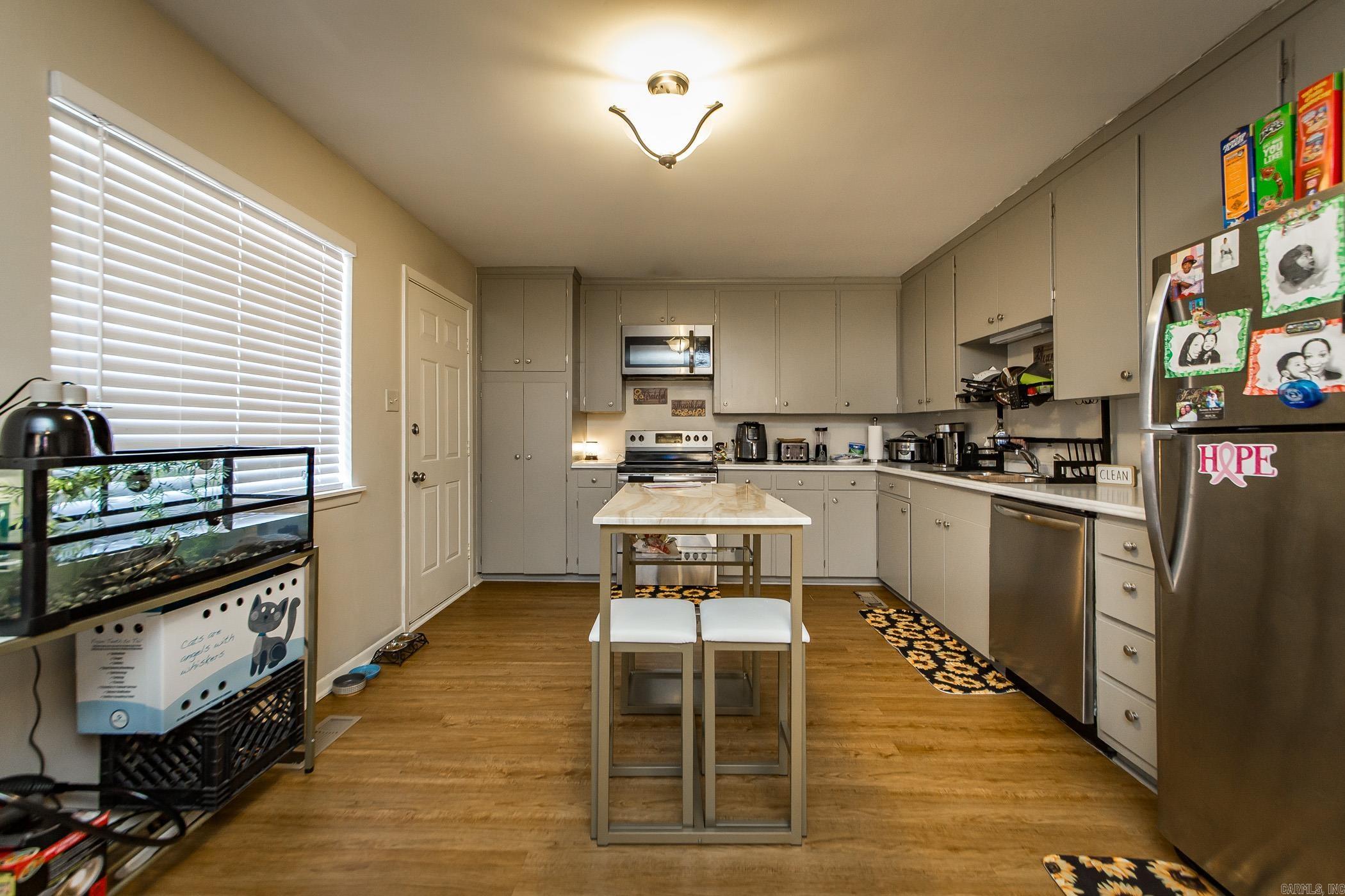 7608  T  Little Rock, AR