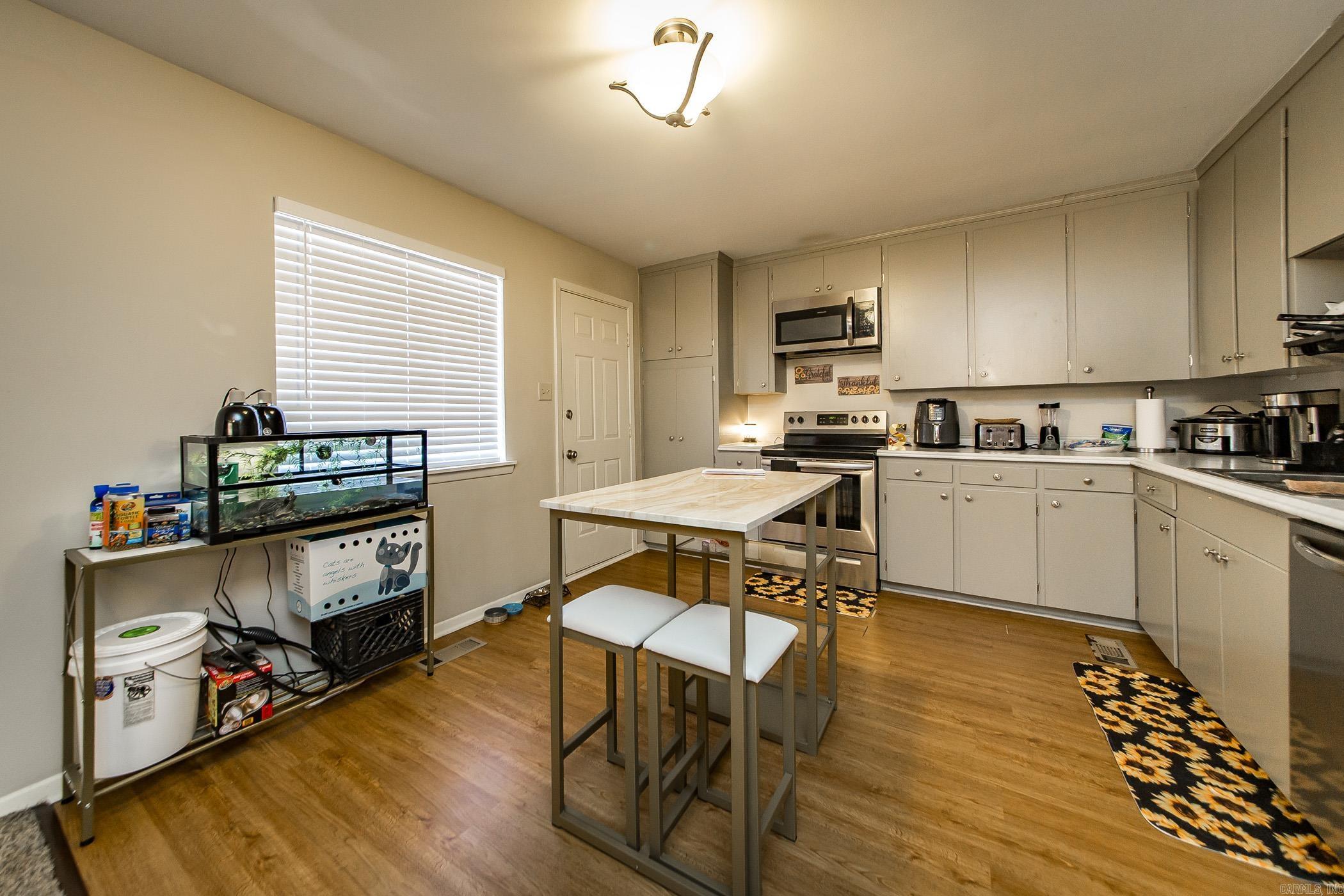 7608  T  Little Rock, AR