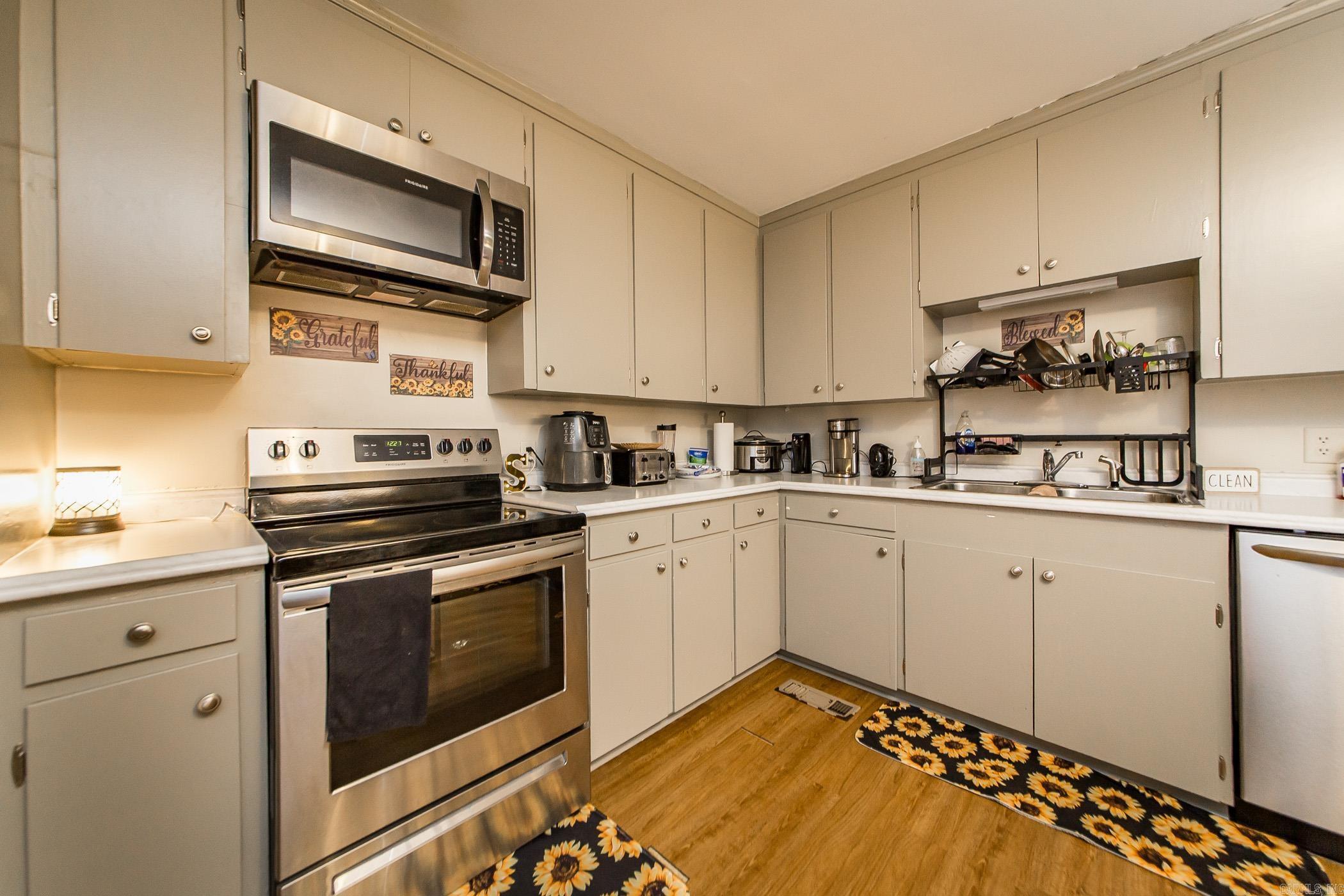 7608  T  Little Rock, AR