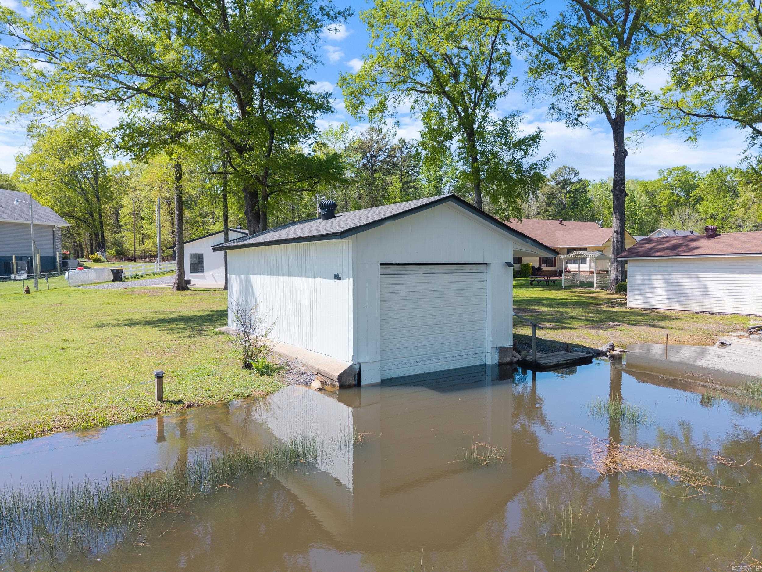 40  Roberts  Mayflower, AR
