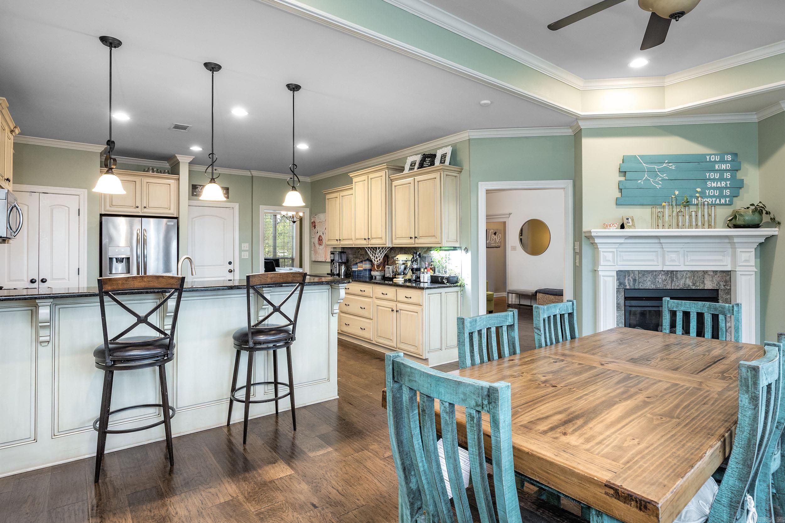 124  Crestview Dr  Maumelle, AR