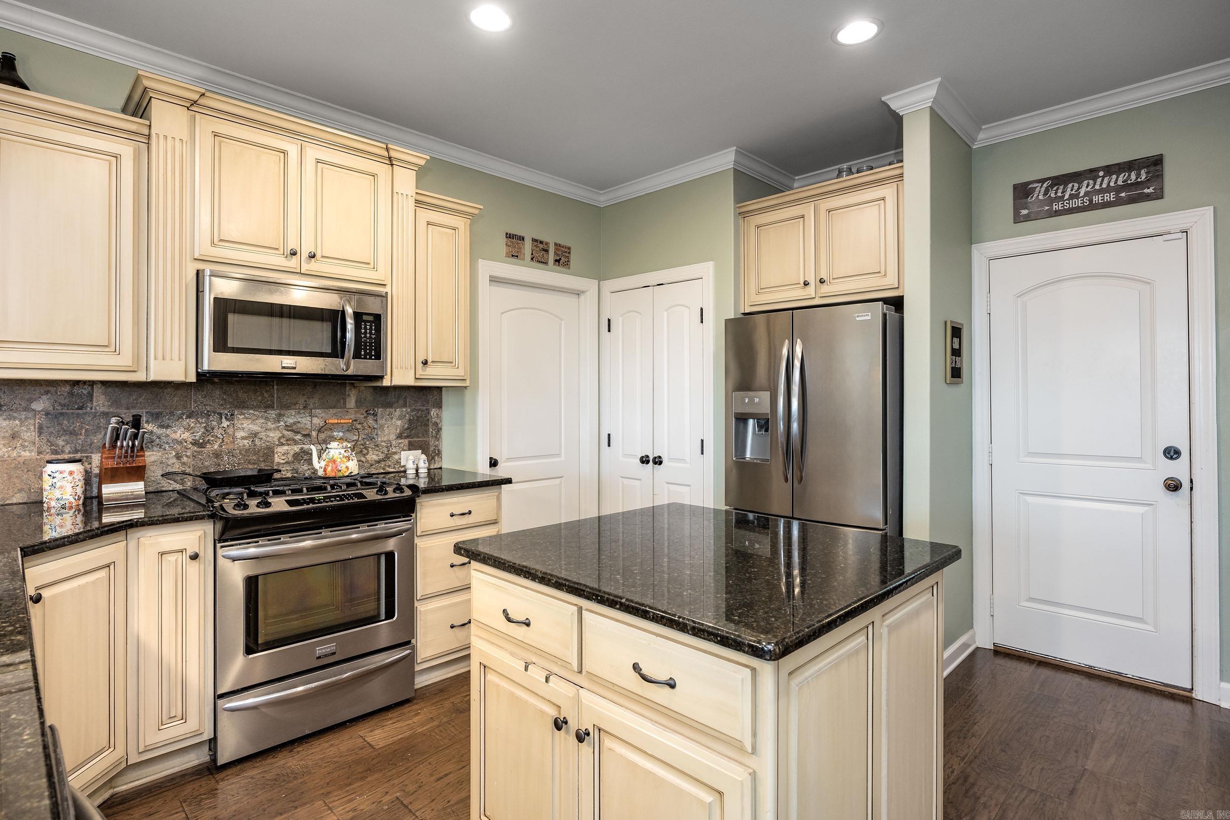 124  Crestview Dr  Maumelle, AR