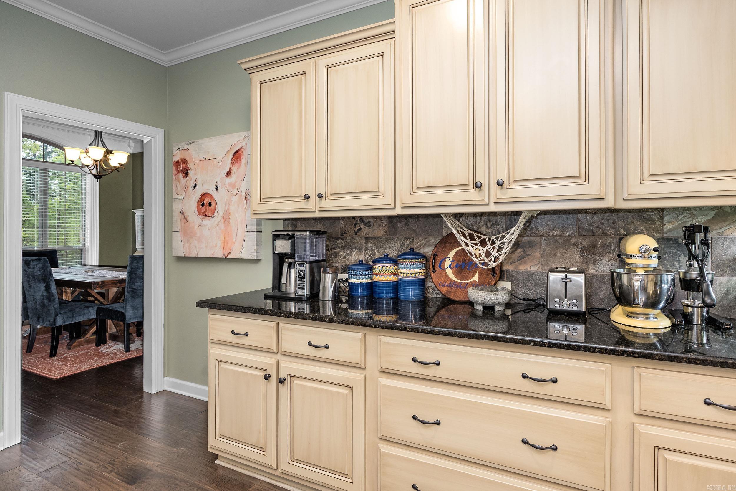 124  Crestview Dr  Maumelle, AR