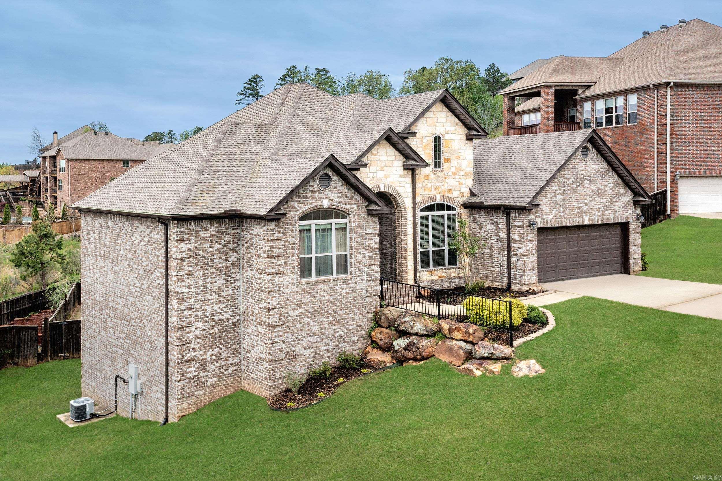124  Crestview Dr  Maumelle, AR