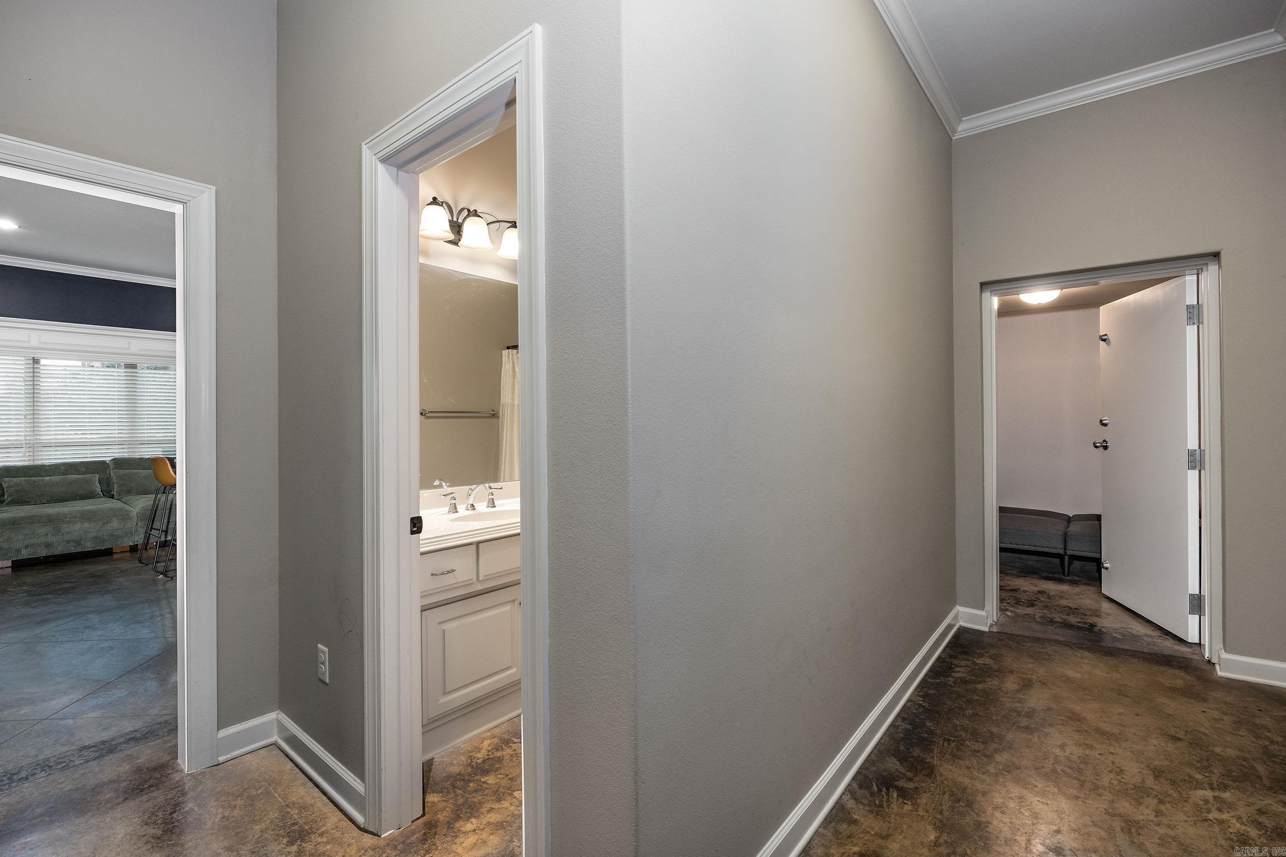 124  Crestview Dr  Maumelle, AR