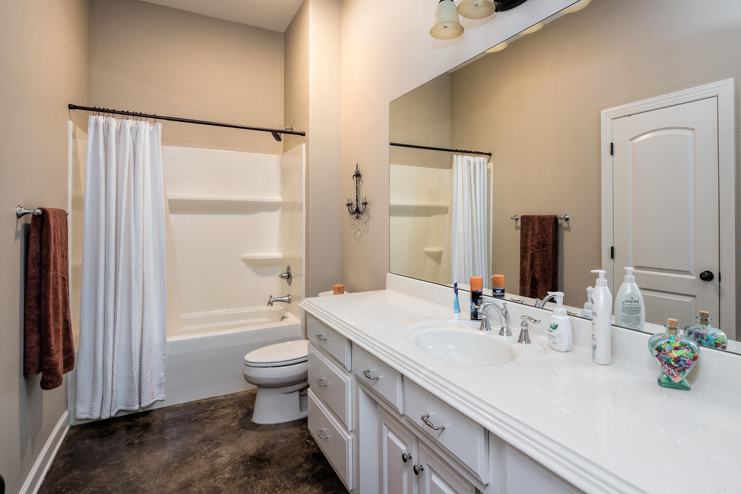 124  Crestview Dr  Maumelle, AR