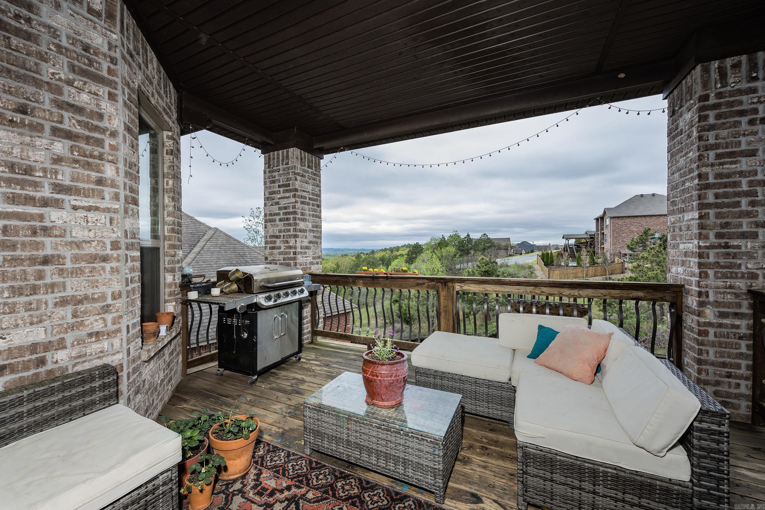 124  Crestview Dr  Maumelle, AR