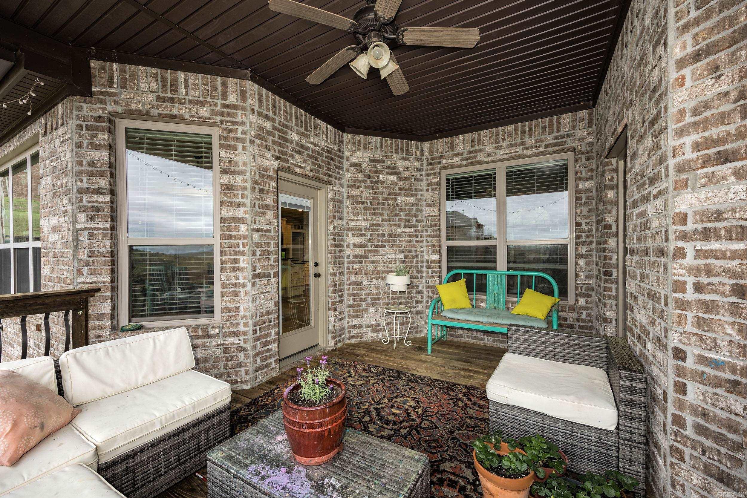 124  Crestview Dr  Maumelle, AR