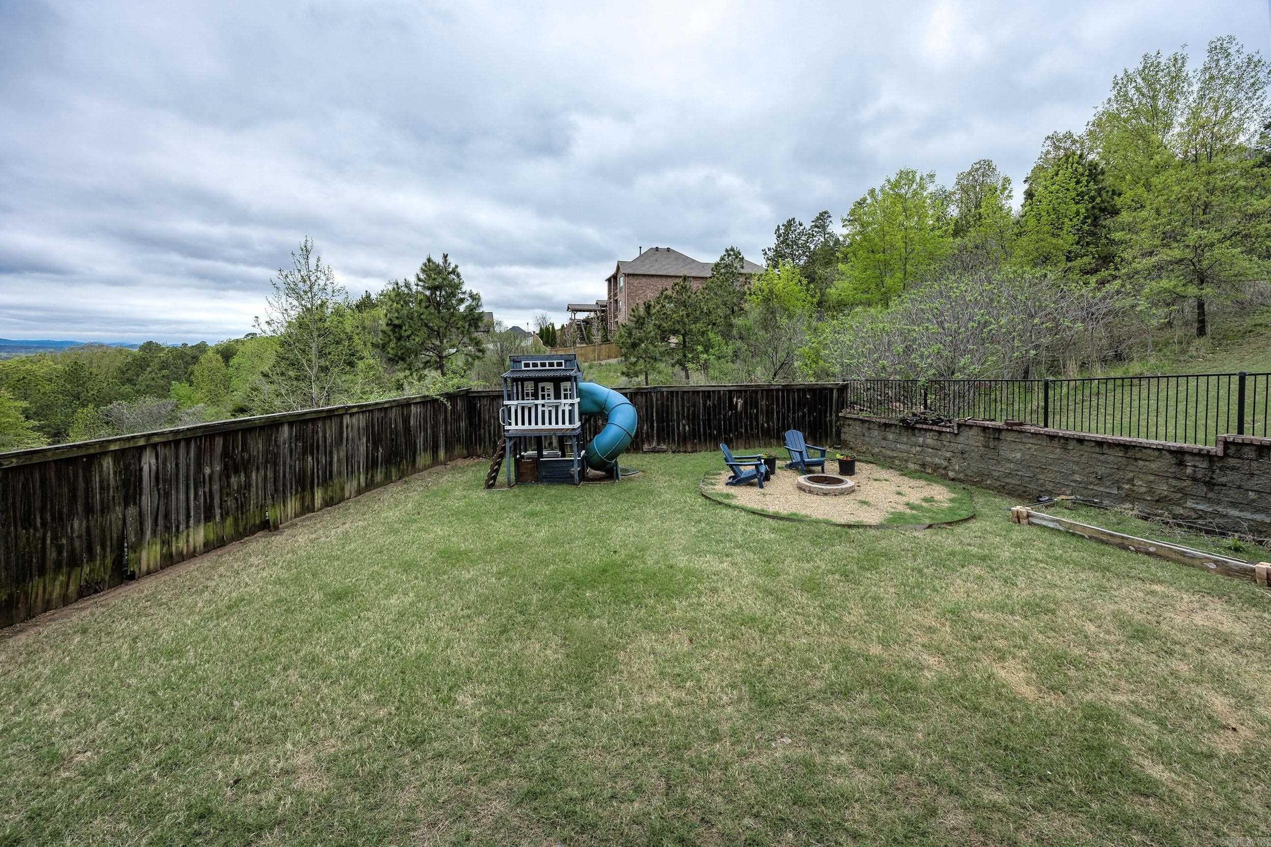 124  Crestview Dr  Maumelle, AR