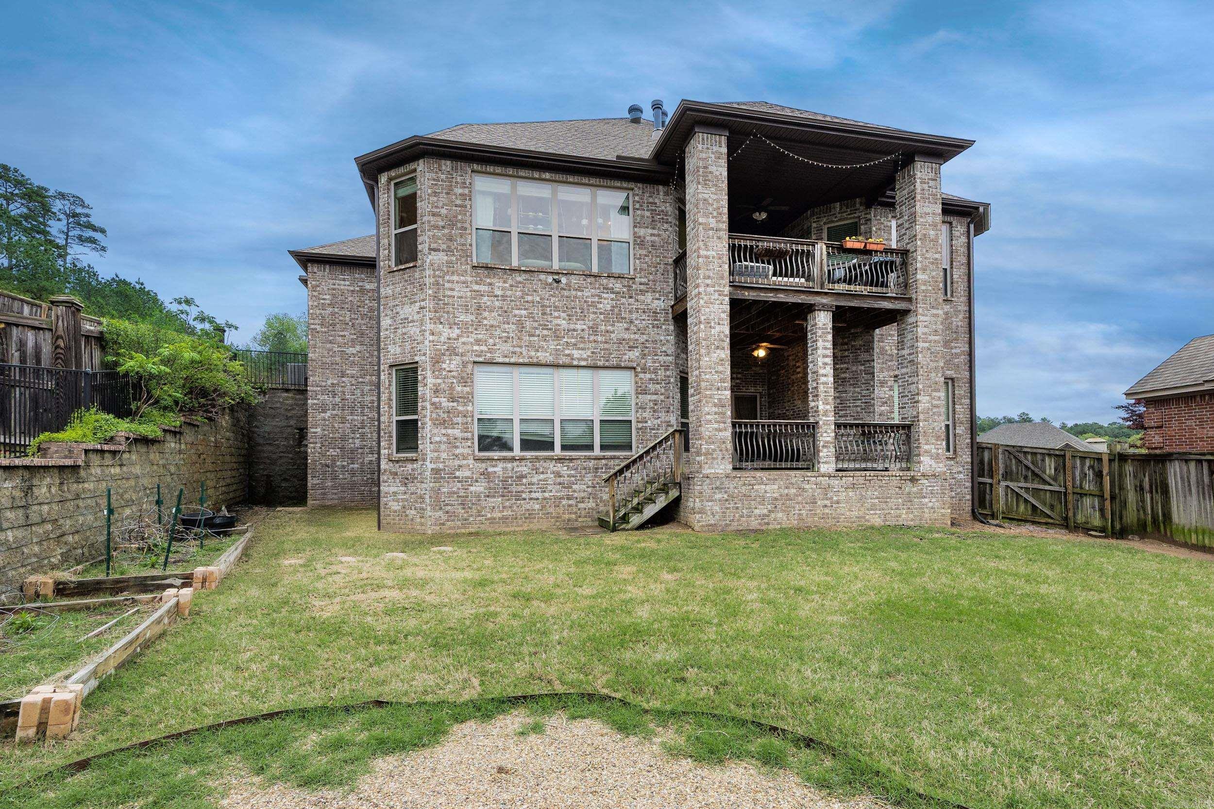 124  Crestview Dr  Maumelle, AR