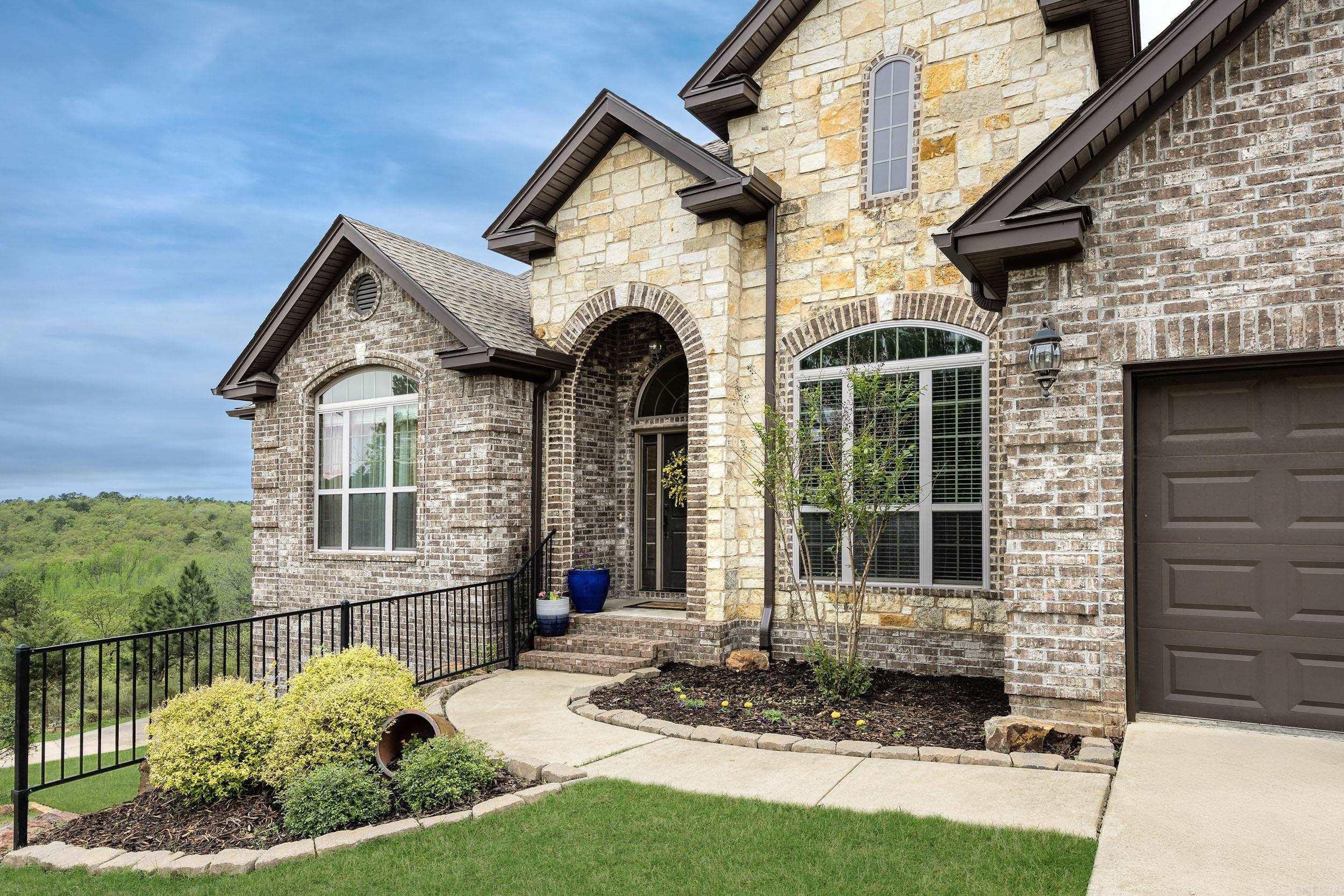 124  Crestview Dr  Maumelle, AR