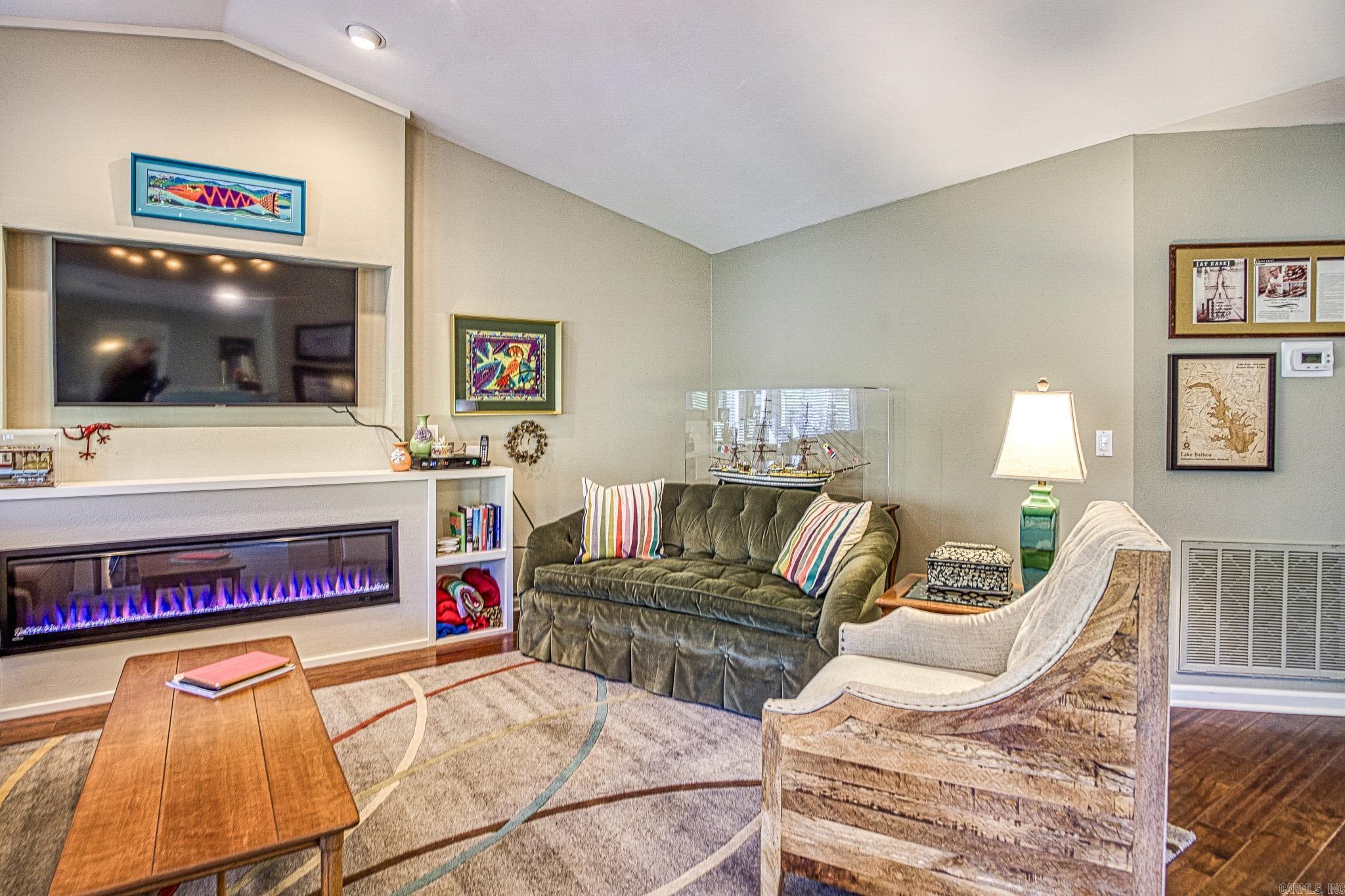 9  Isla Mujeres  Hot Springs Village, AR
