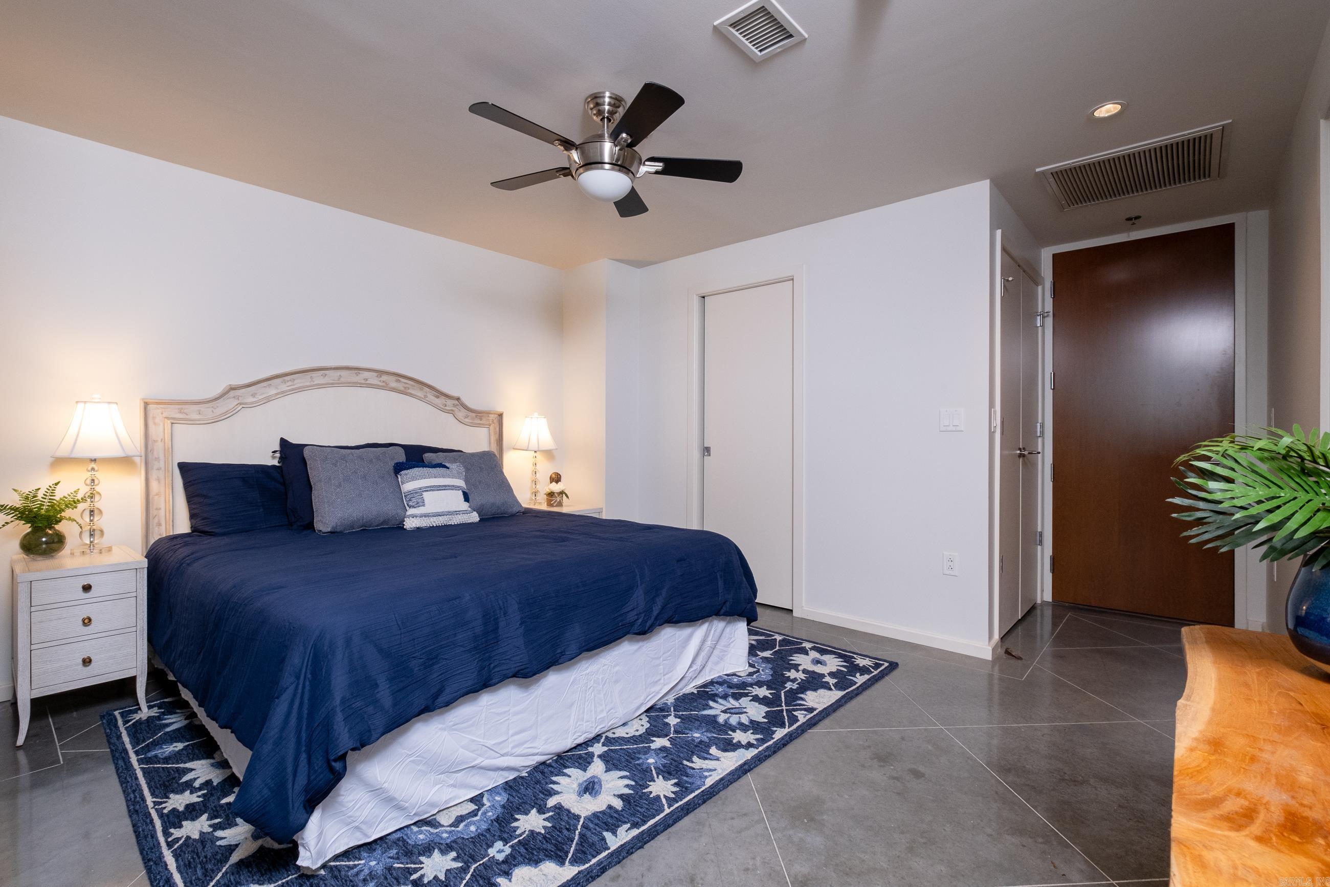 315  Rock #704 Little Rock, AR