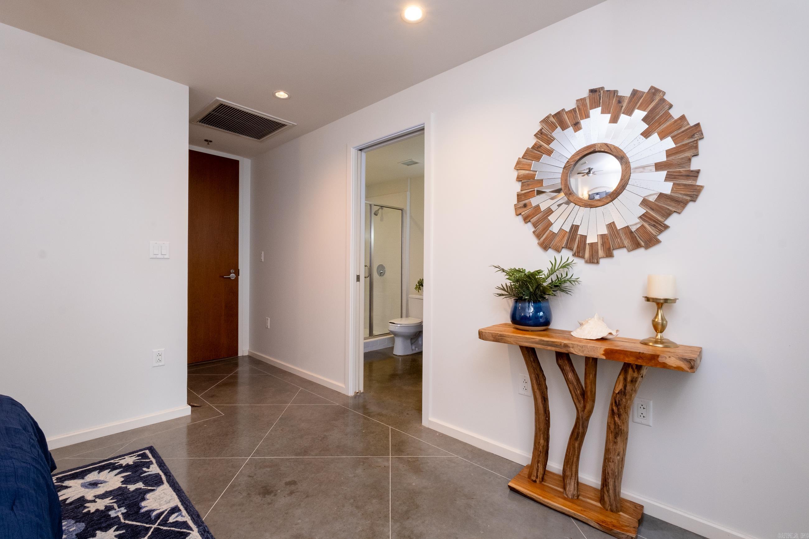 315  Rock #704 Little Rock, AR
