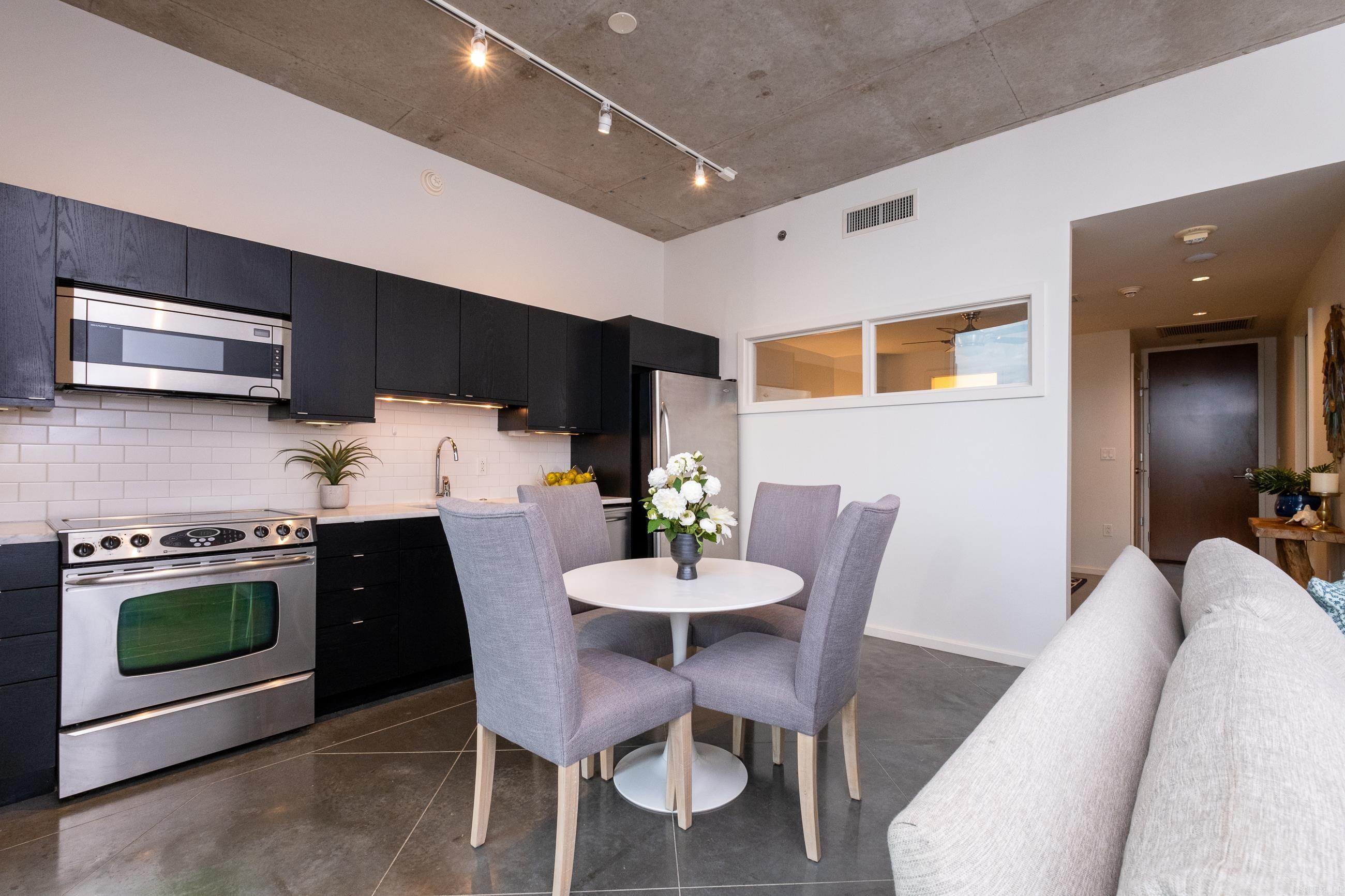 315  Rock #704 Little Rock, AR