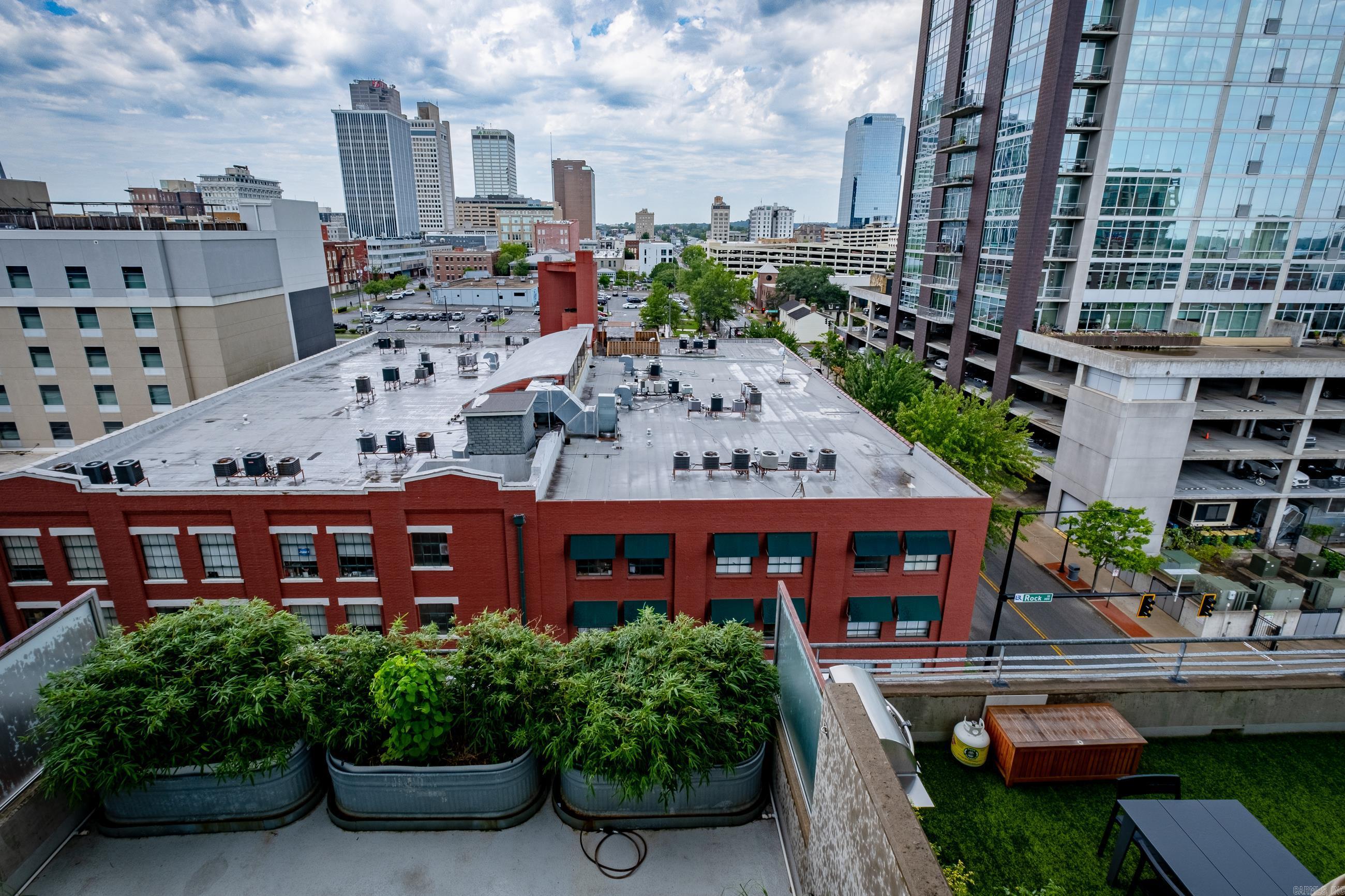 315  Rock #704 Little Rock, AR