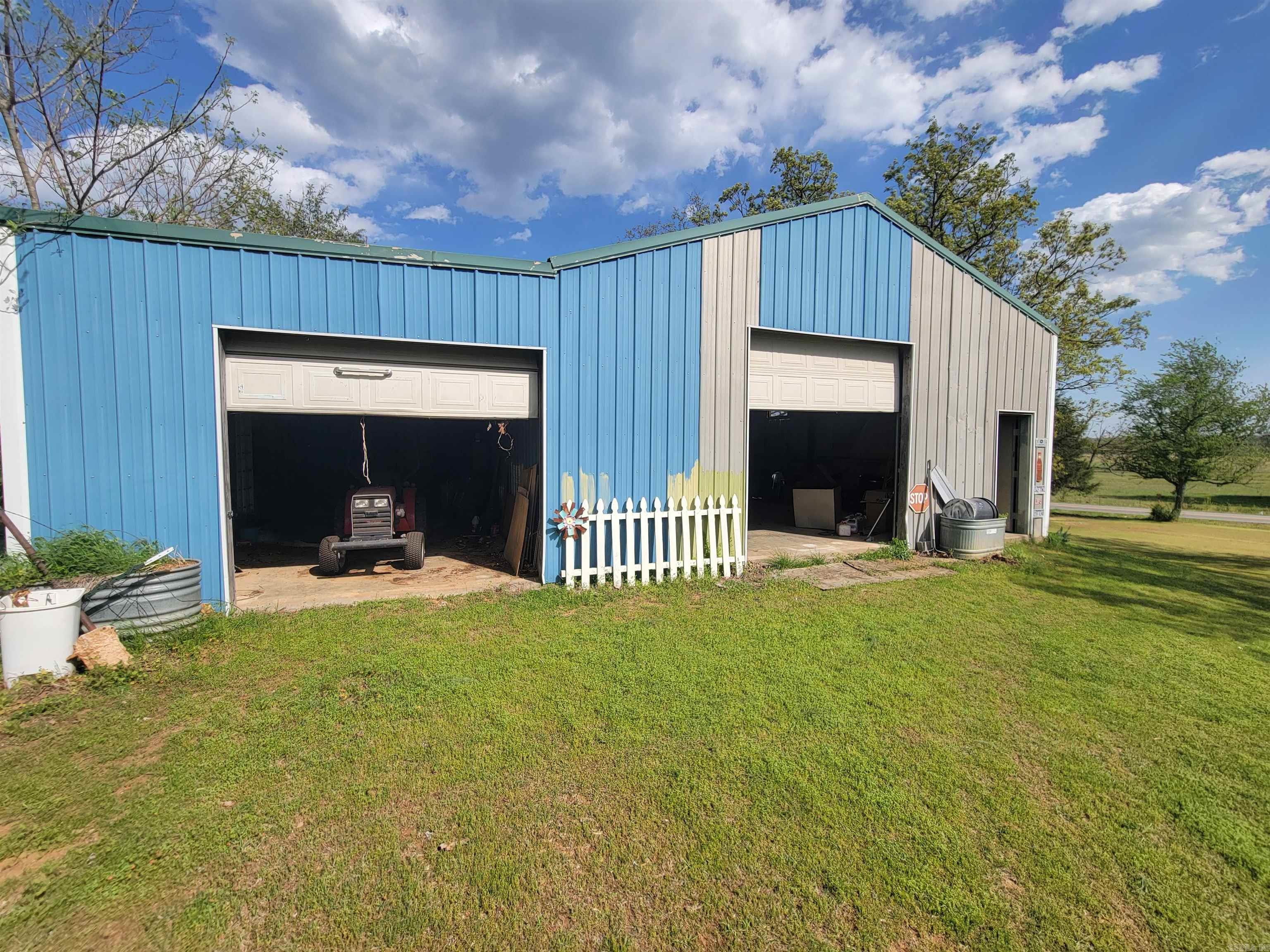 11  D and N  Greenbrier, AR