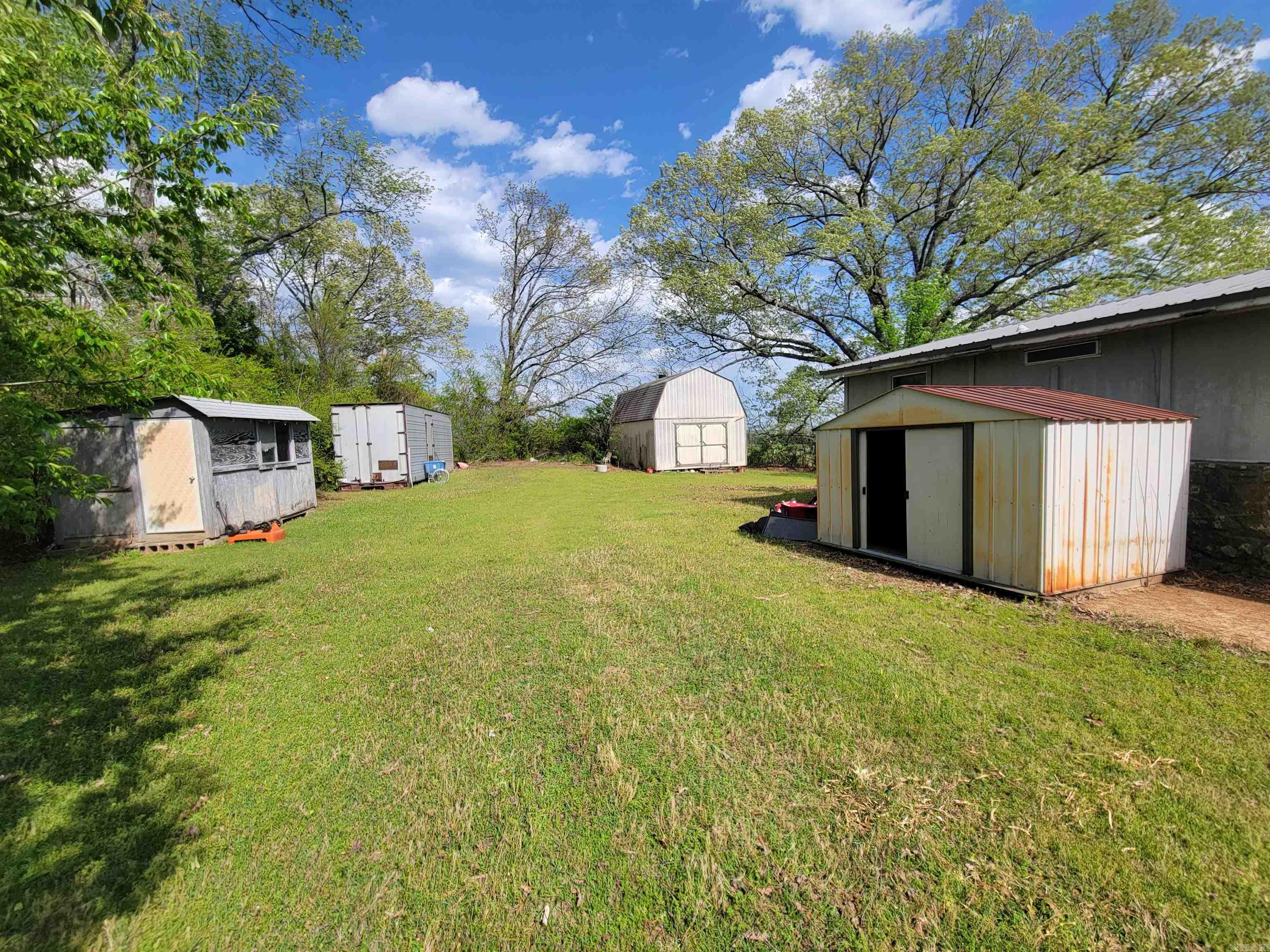 11  D and N  Greenbrier, AR