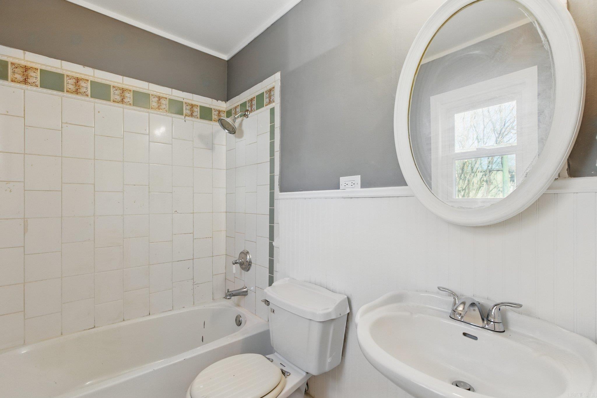 1005 W 54th  North Little Rock, AR