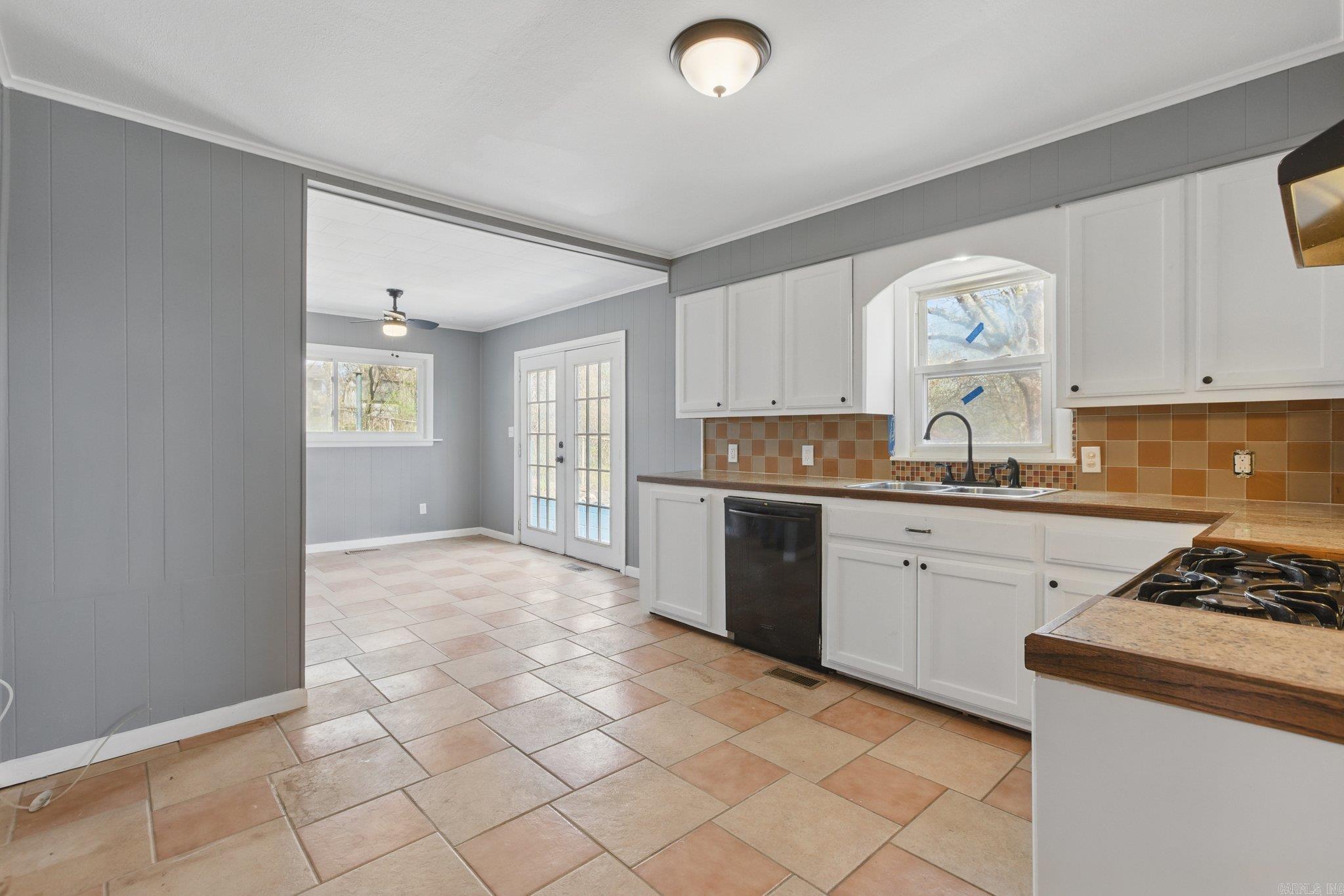 1005 W 54th  North Little Rock, AR