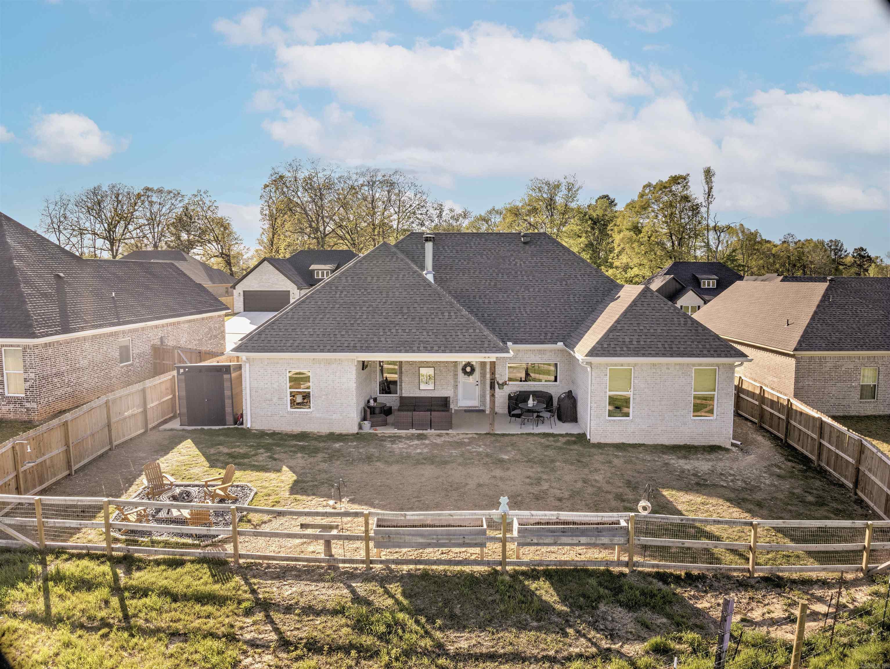 6018  Coral Ridge  Bryant, AR