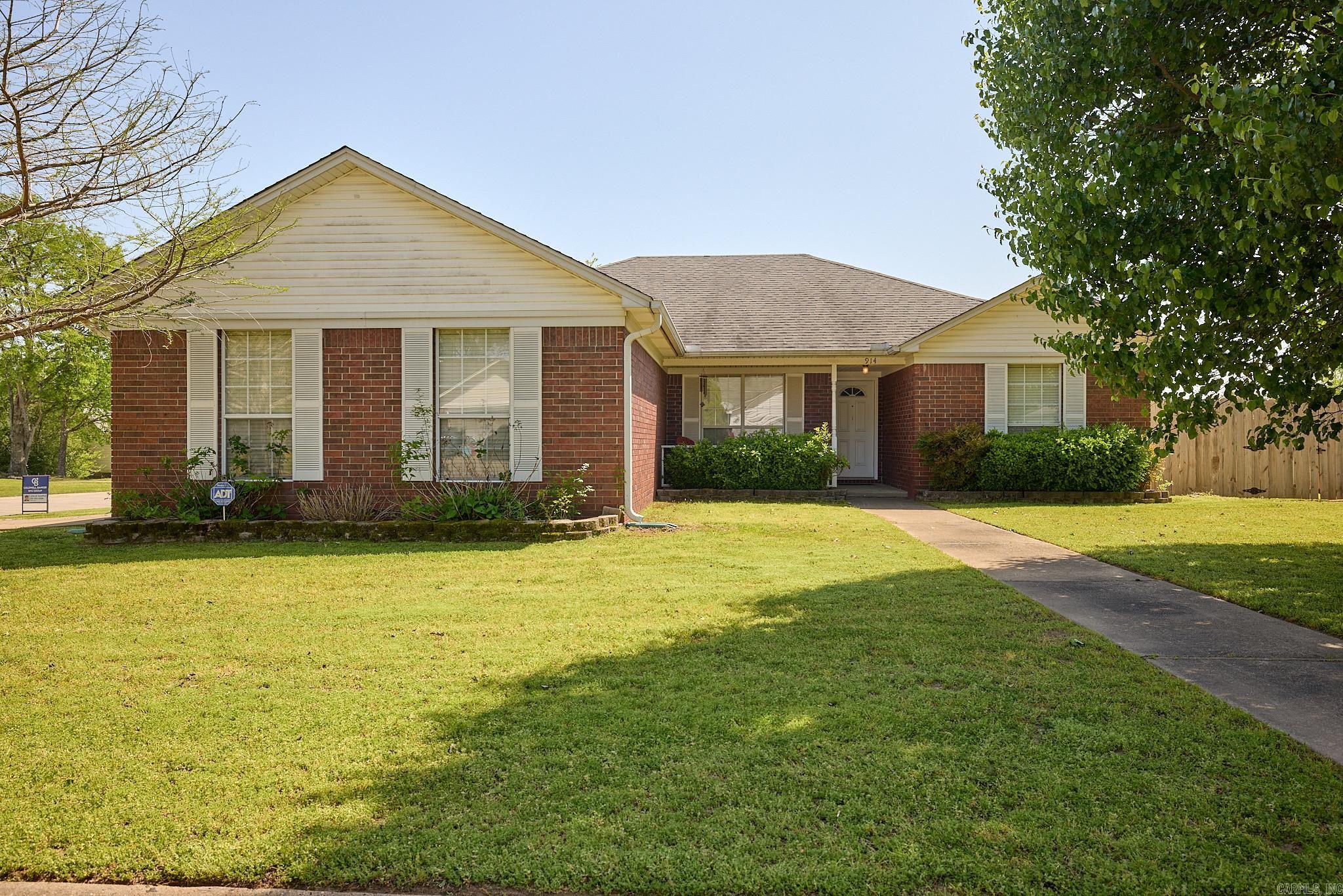 914 Amy Circle