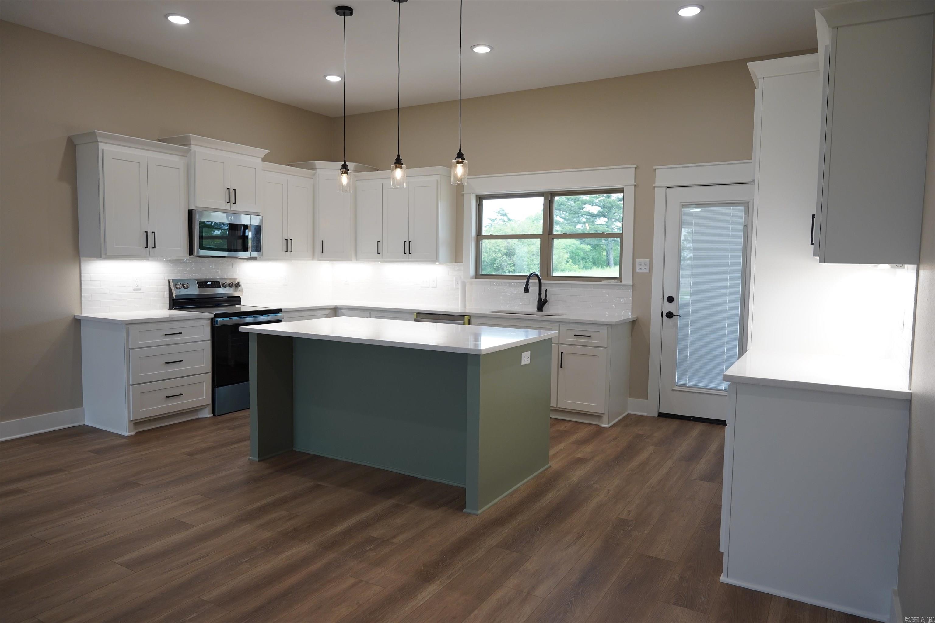 37  High Point  Greenbrier, AR