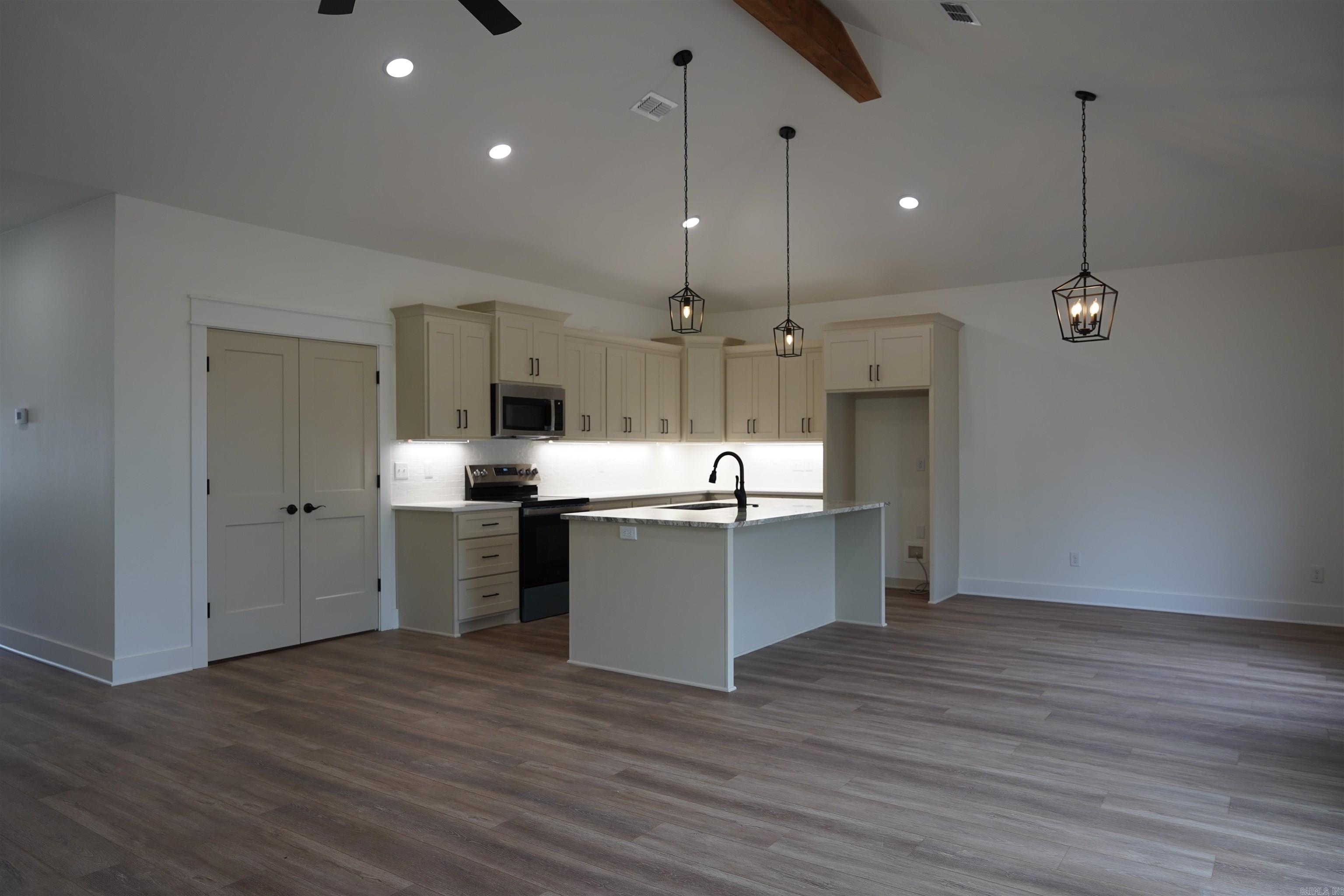 31  High Point  Greenbrier, AR