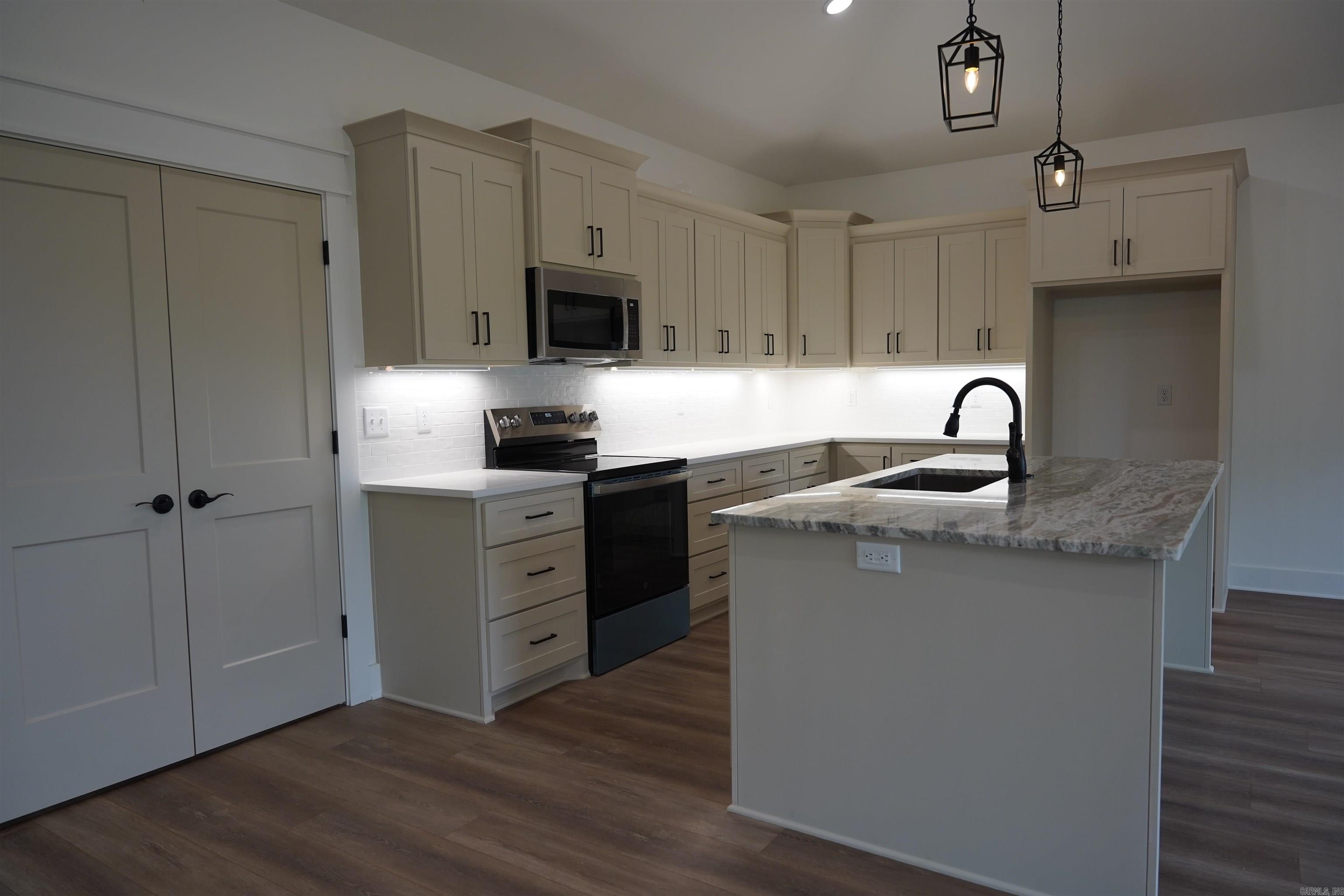 31  High Point  Greenbrier, AR