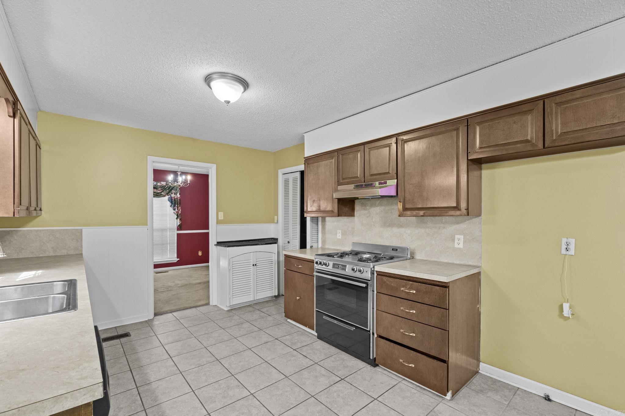 7000  Comanche  North Little Rock, AR