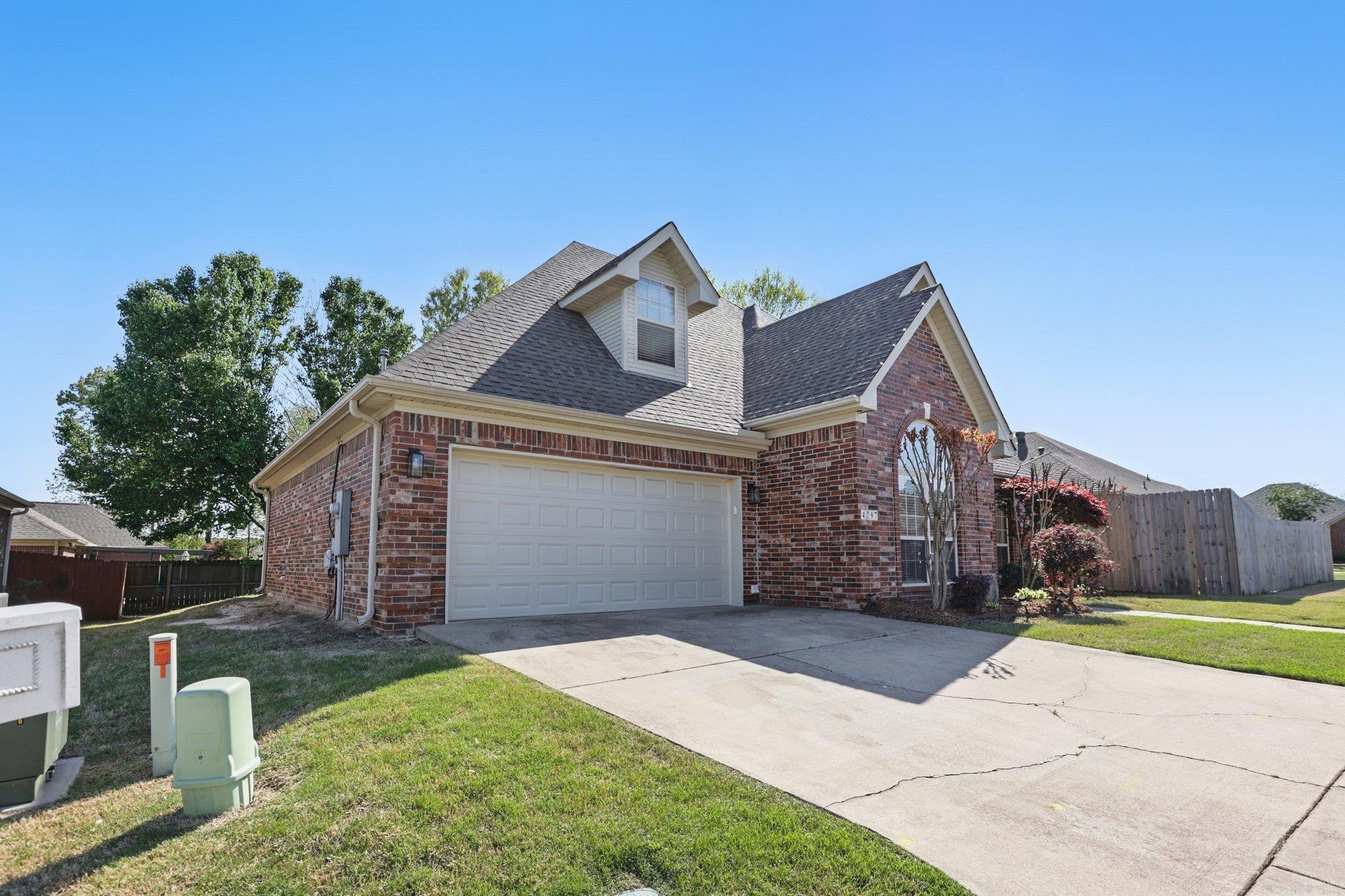 4297 Heritage Oak Drive Benton, AR 72019