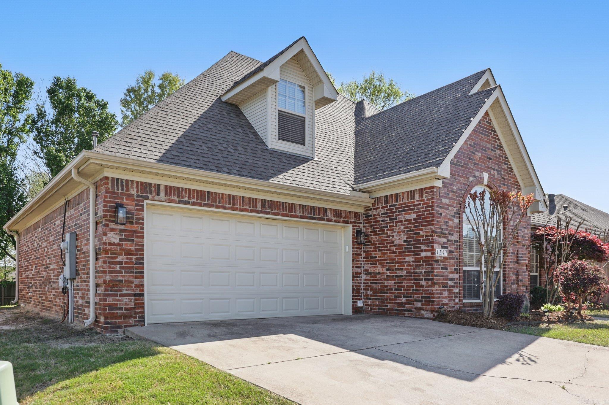 4297 Heritage Oak Drive Benton, AR 72019