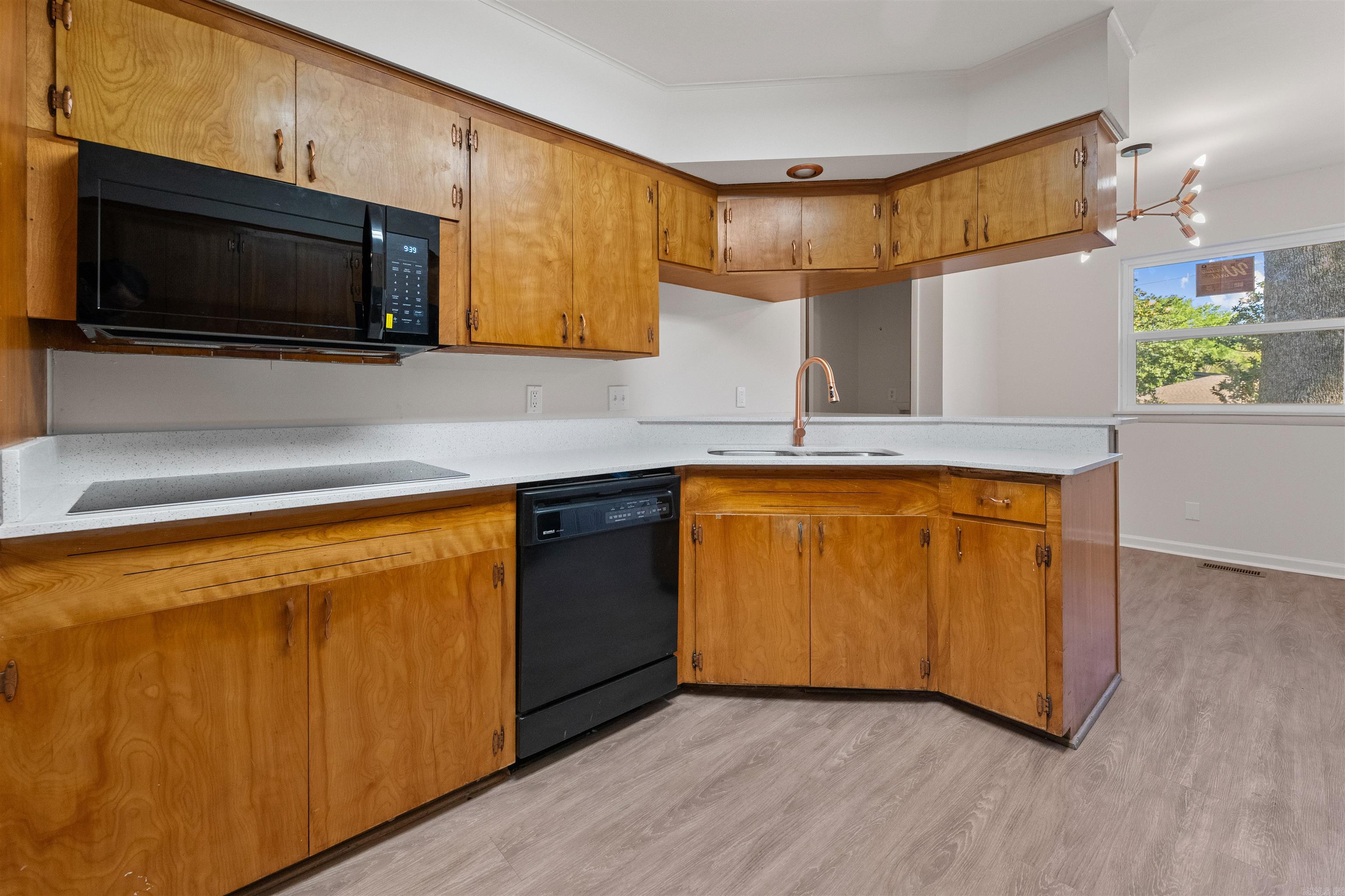 1214 HUGHES Little Rock, AR 72207