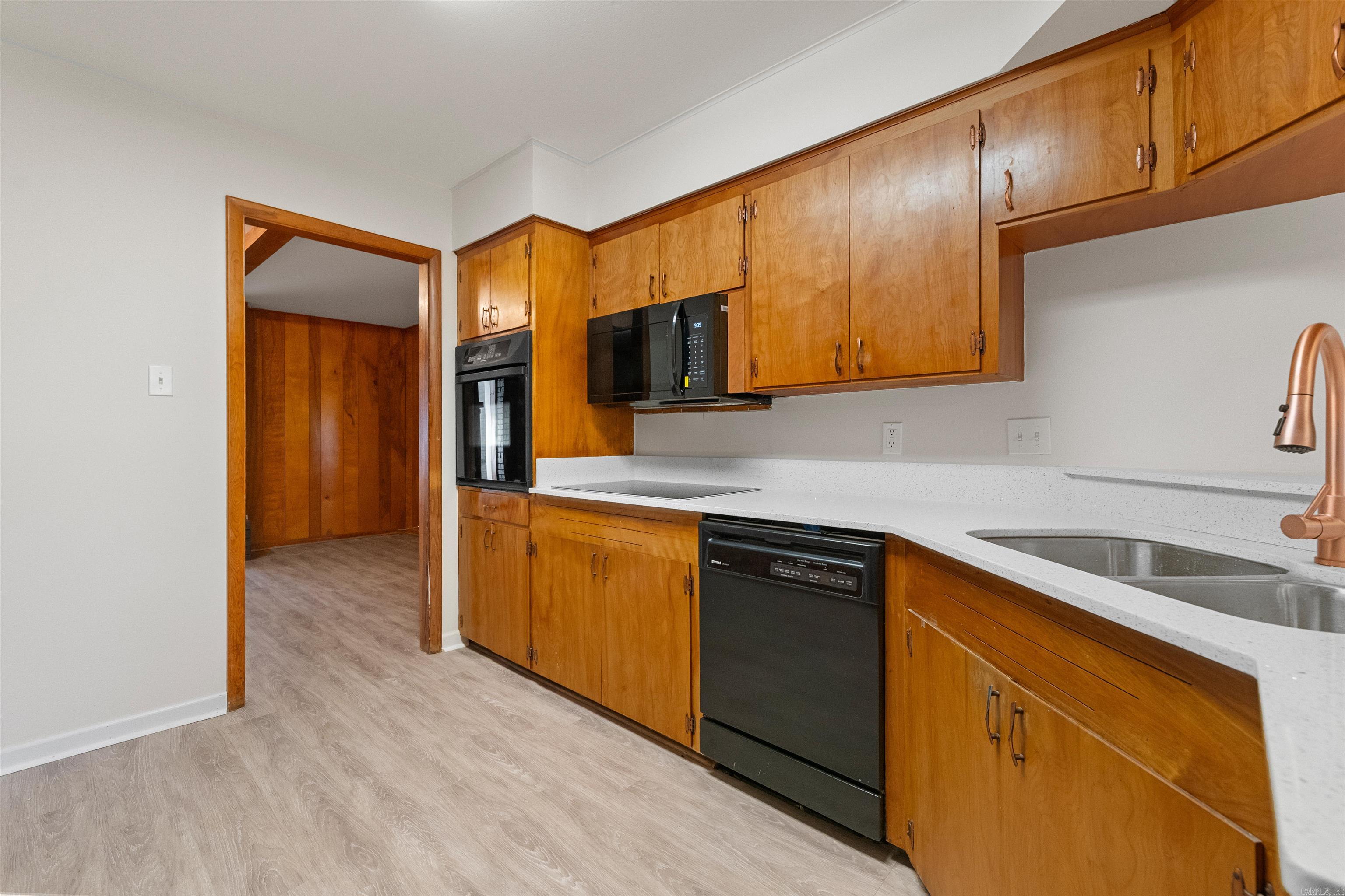 1214 HUGHES Little Rock, AR 72207