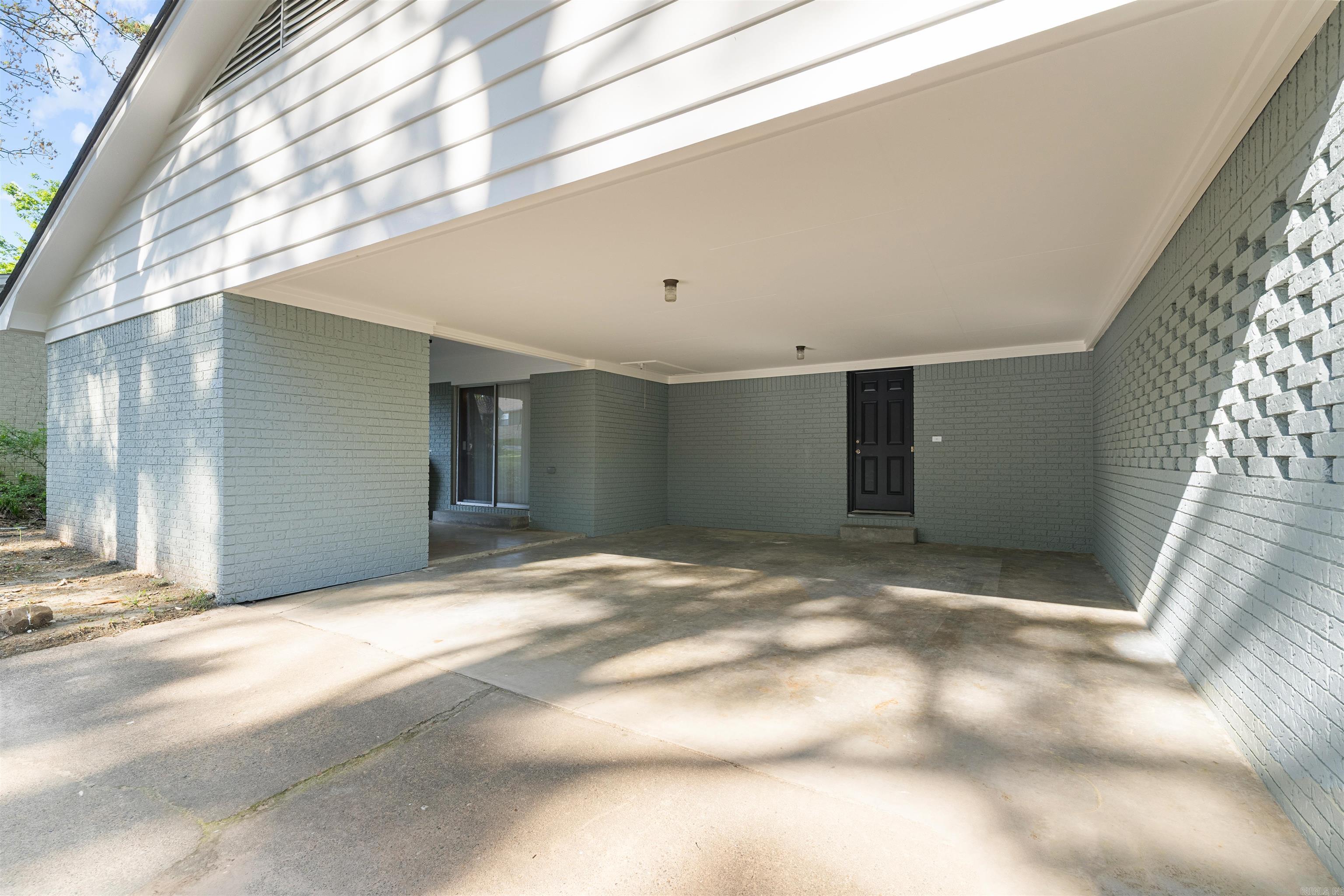 1214 HUGHES Little Rock, AR 72207