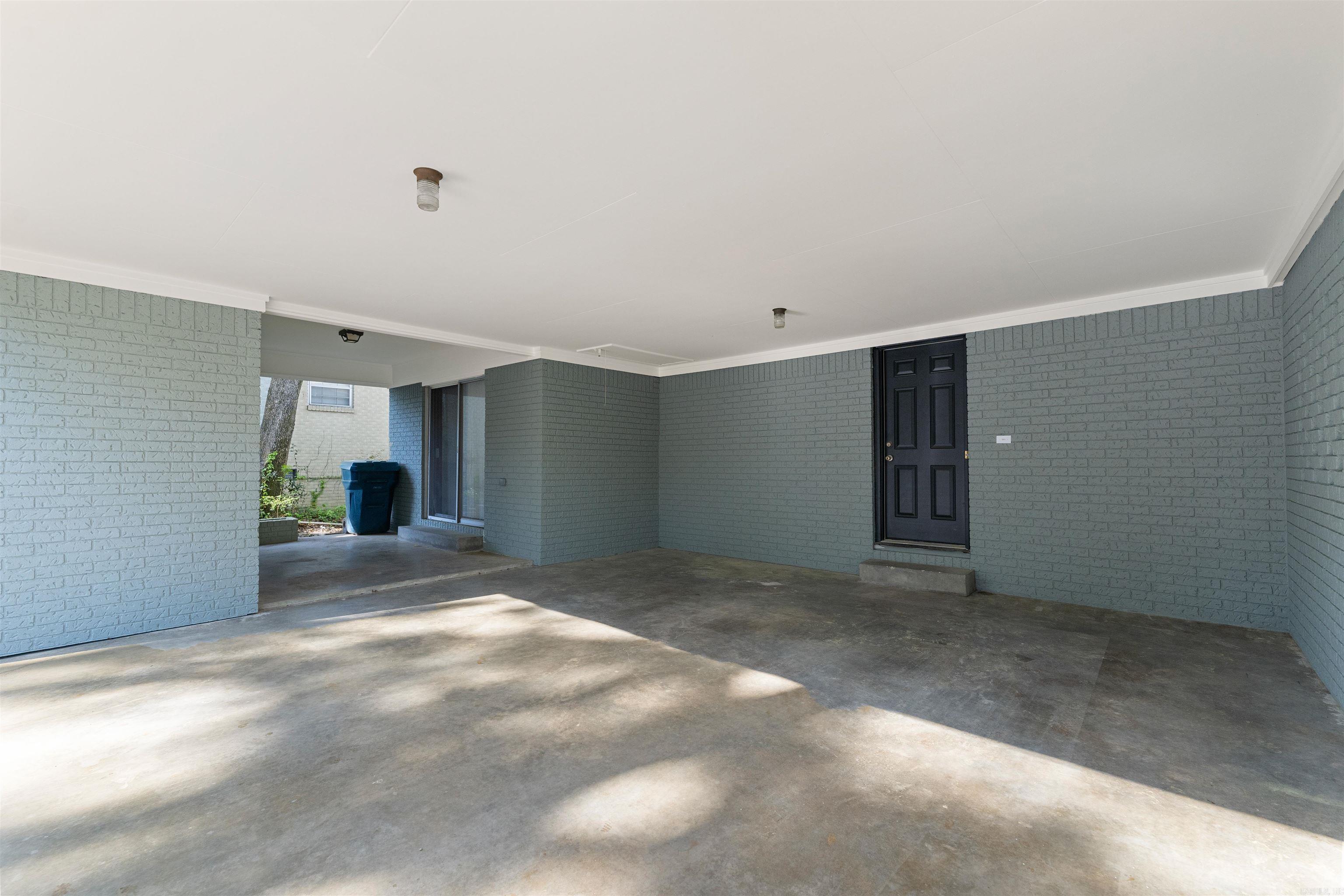 1214 HUGHES Little Rock, AR 72207
