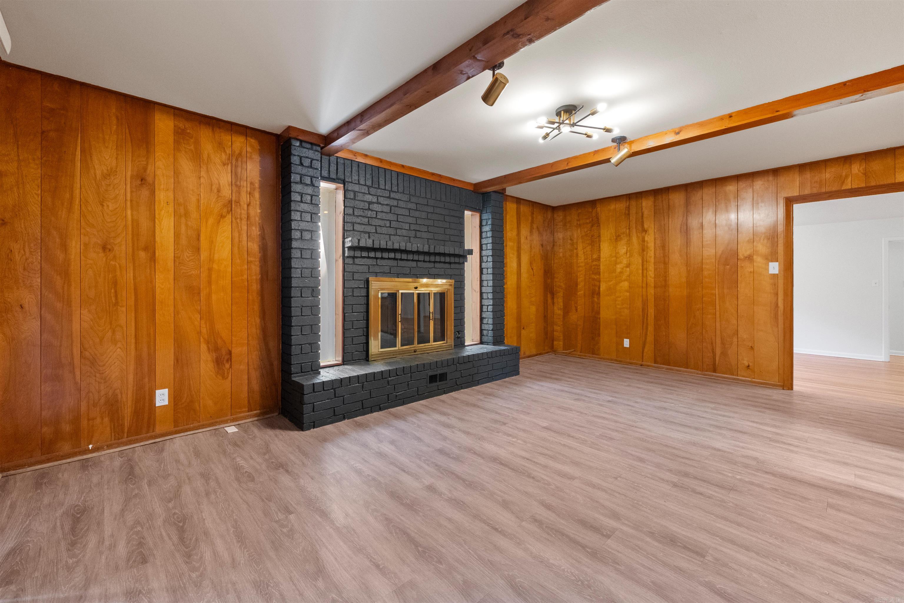 1214 HUGHES Little Rock, AR 72207