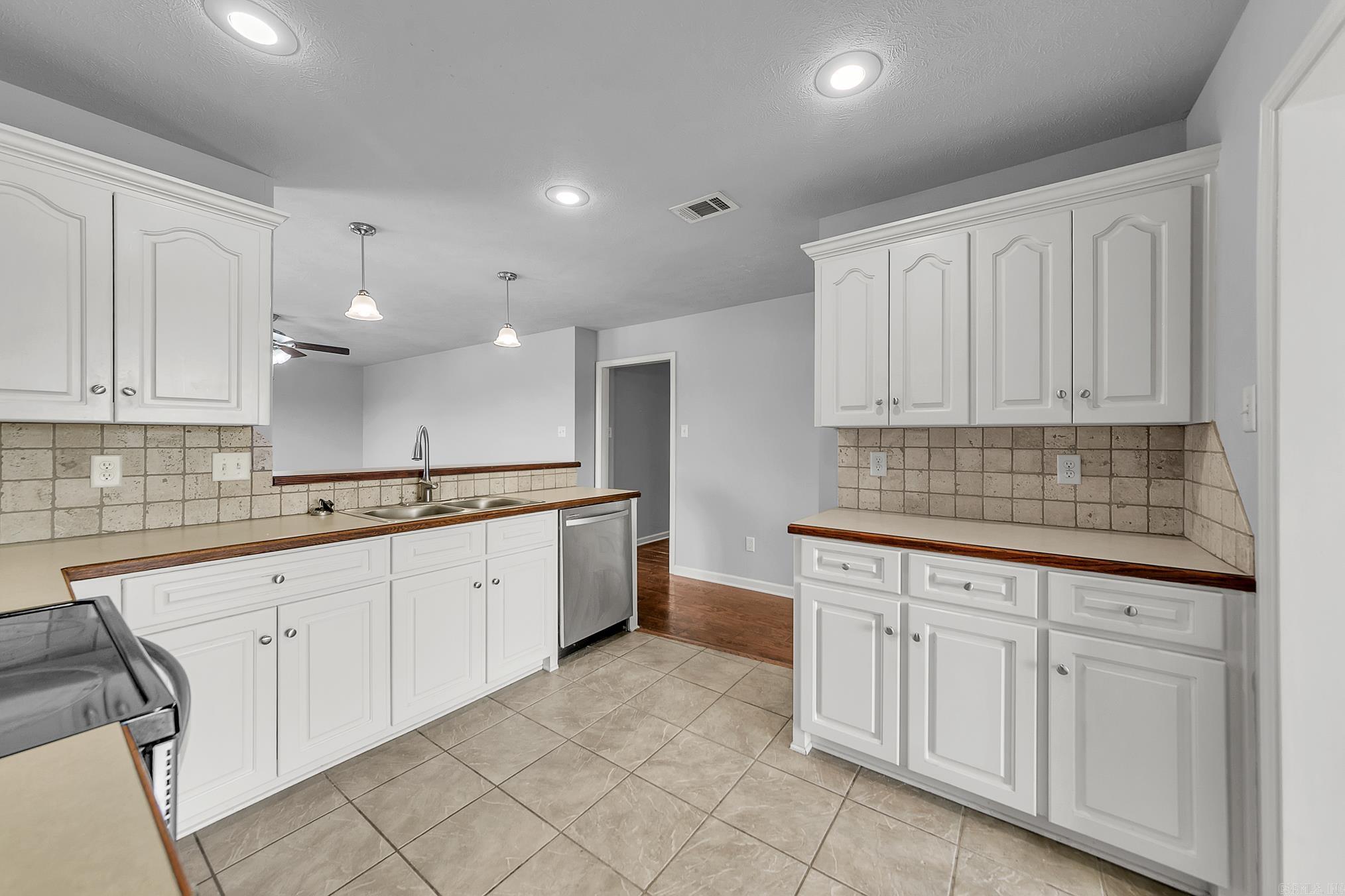 16  Savannah  Cabot, AR