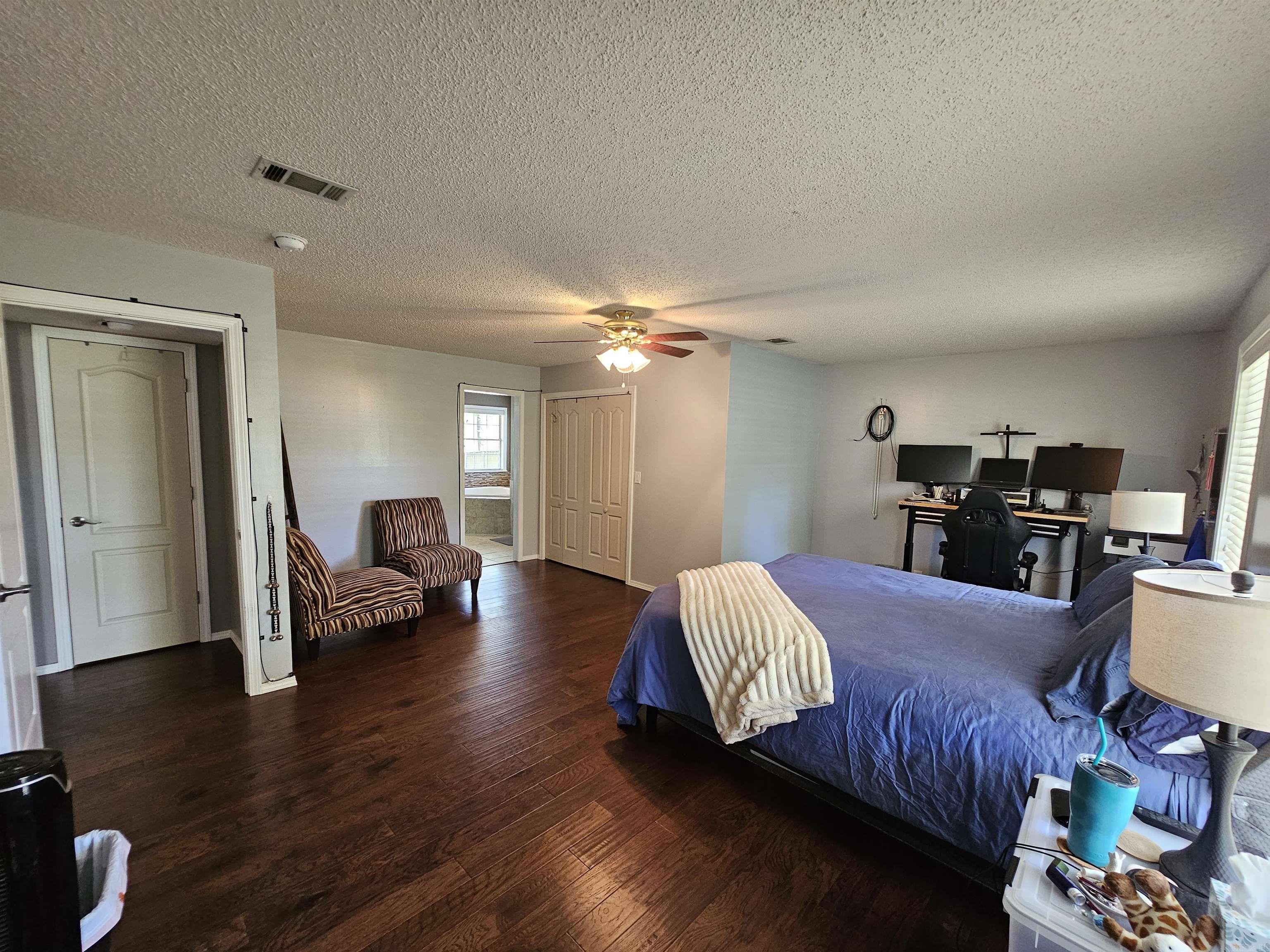20  Mockingbird  Clarksville, AR
