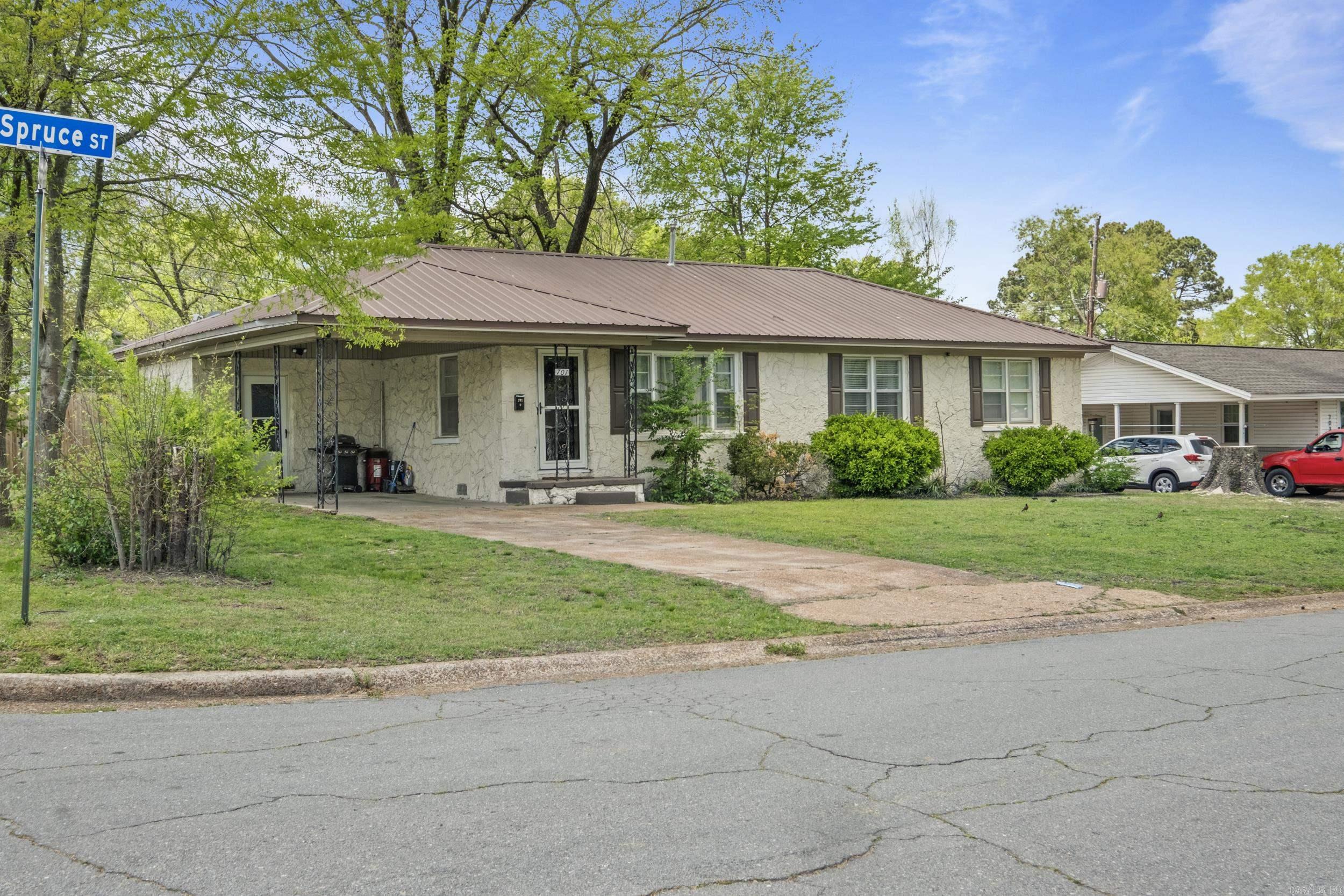 701 N Spruce  Searcy, AR